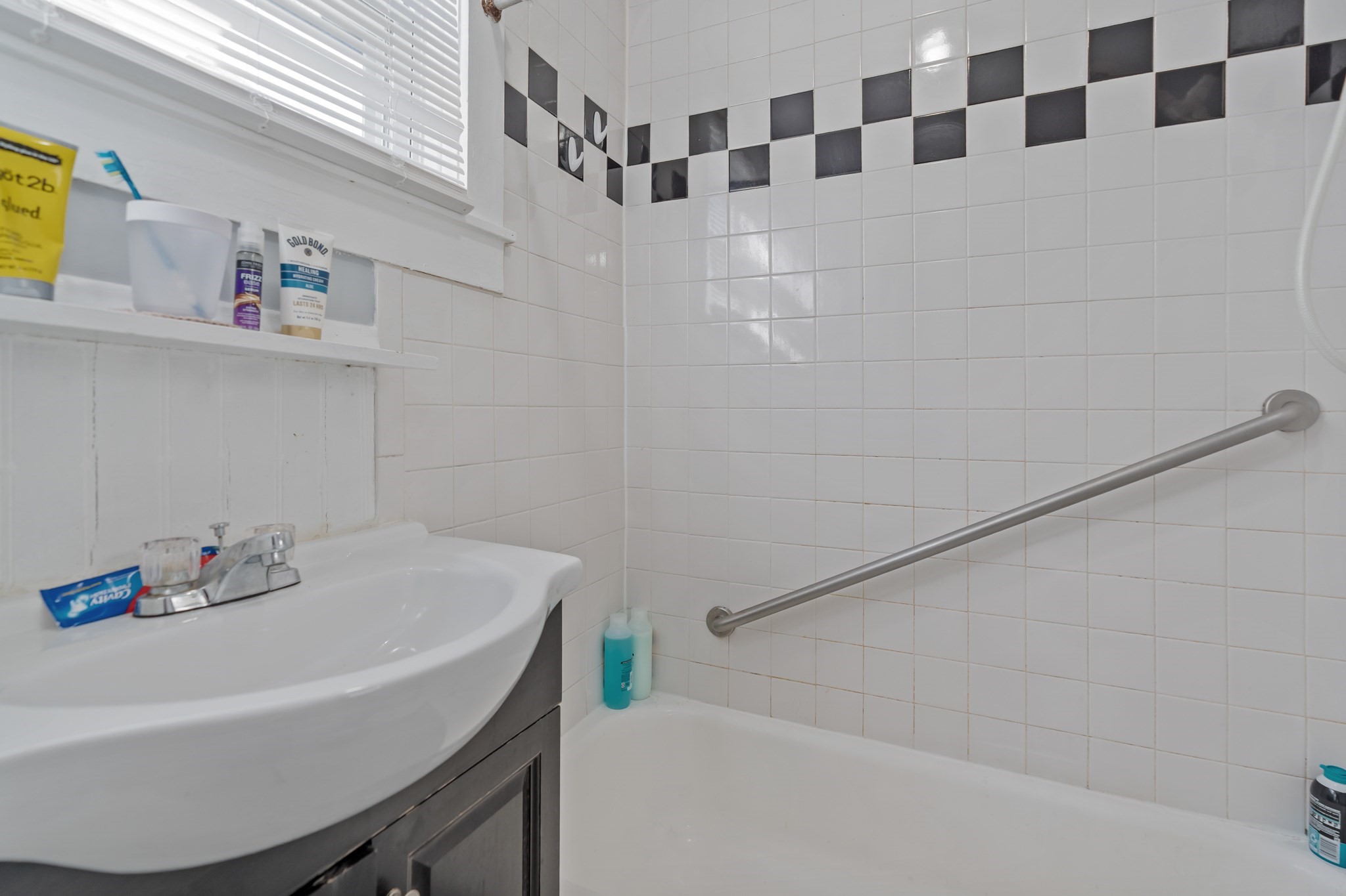 26 Brow St, Fall River, MA 02721 - Image 9