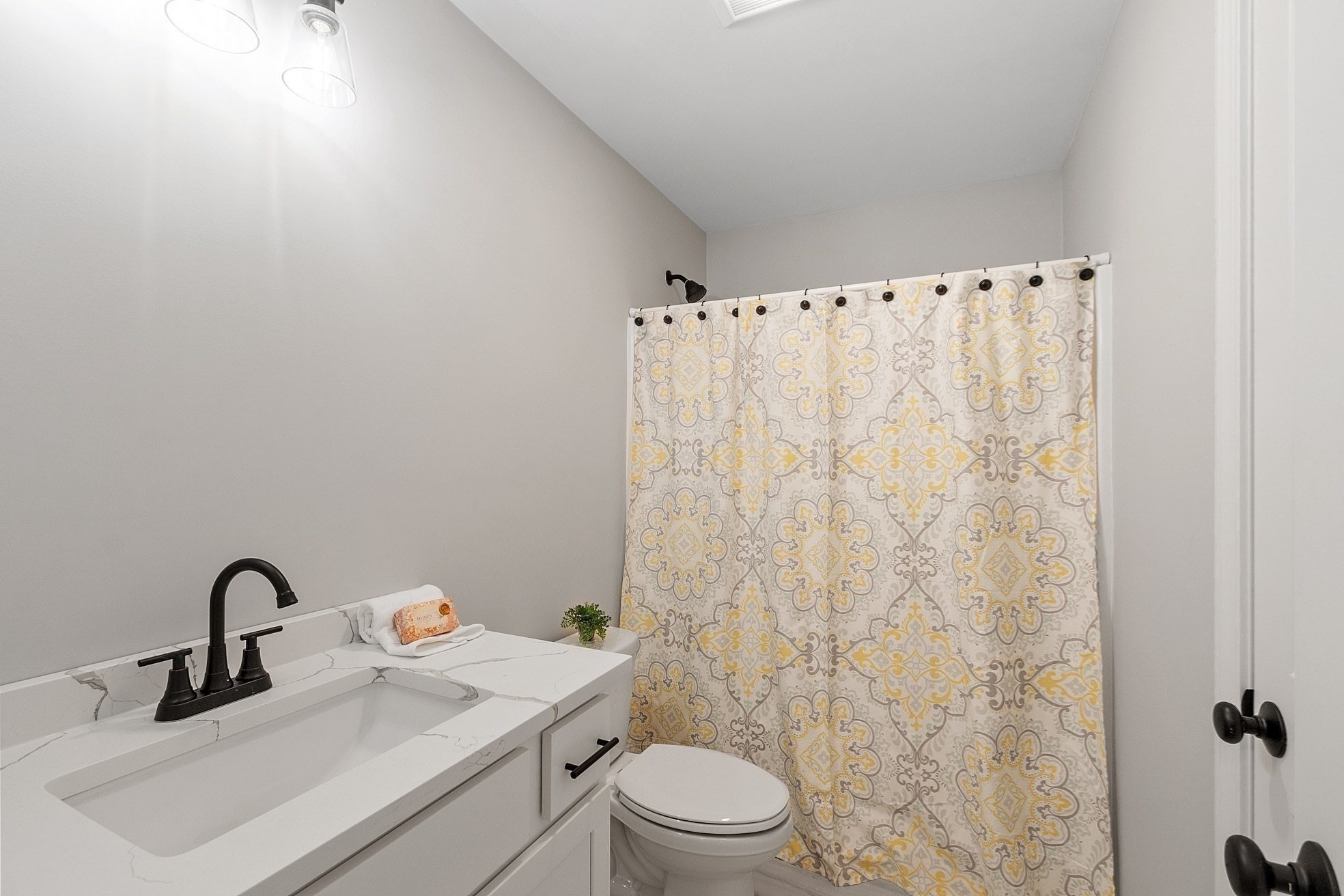 711 Massachusetts Avenue Unit 2, Lunenburg, MA 01462 - Image 30
