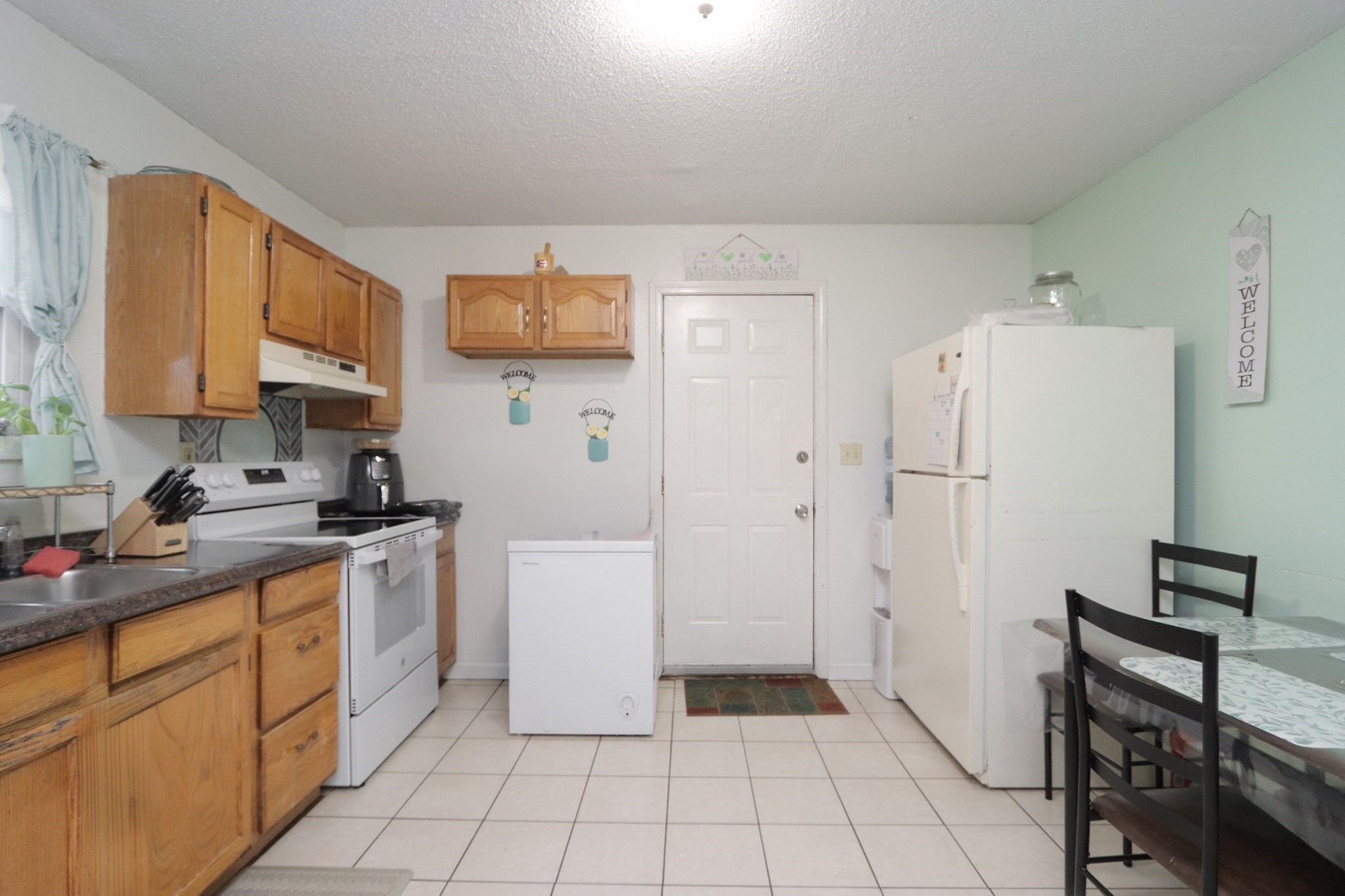 70 Manhattan St, Springfield, MA 01109 - Image 11