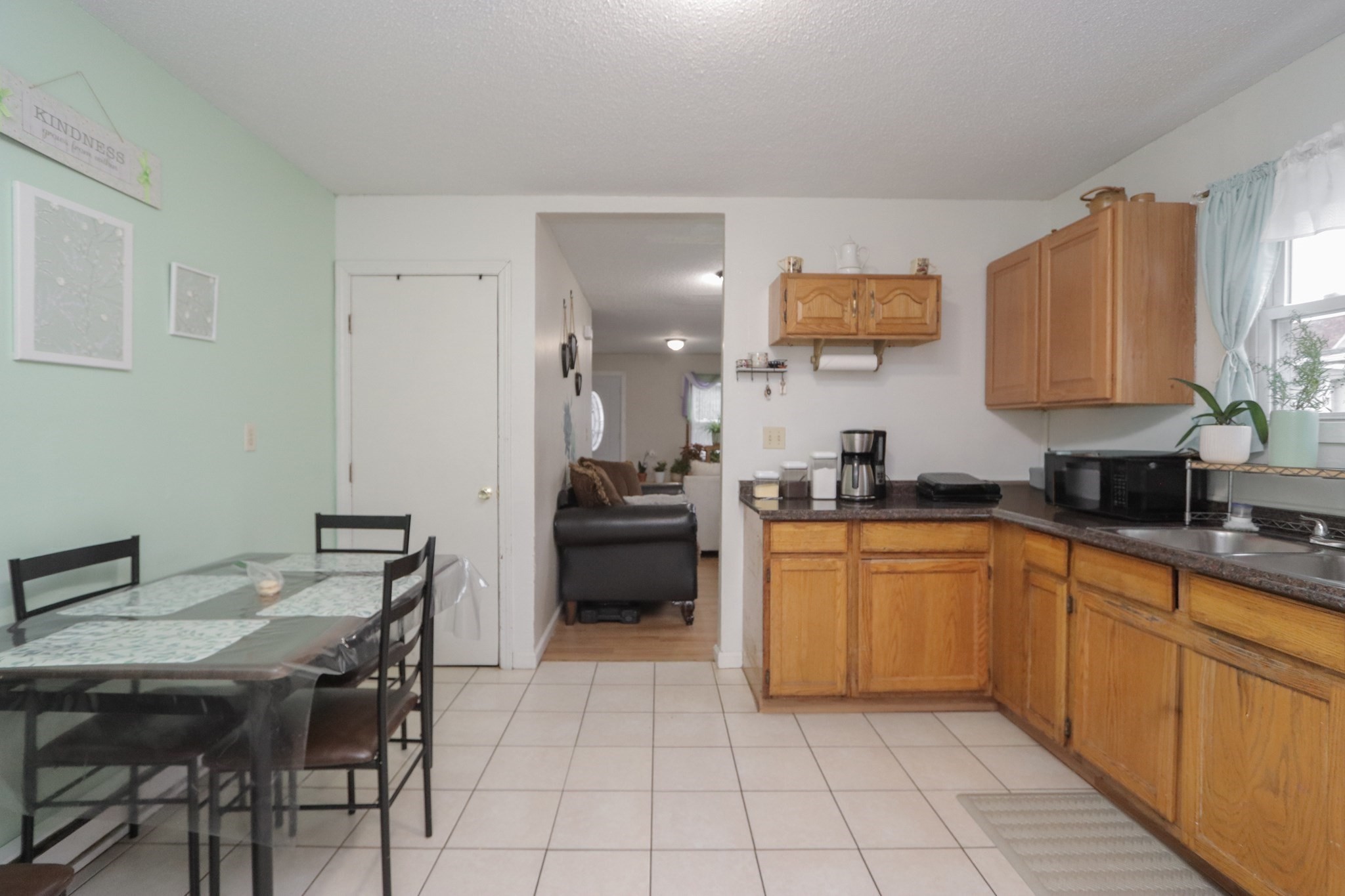 70 Manhattan St, Springfield, MA 01109 - Image 13