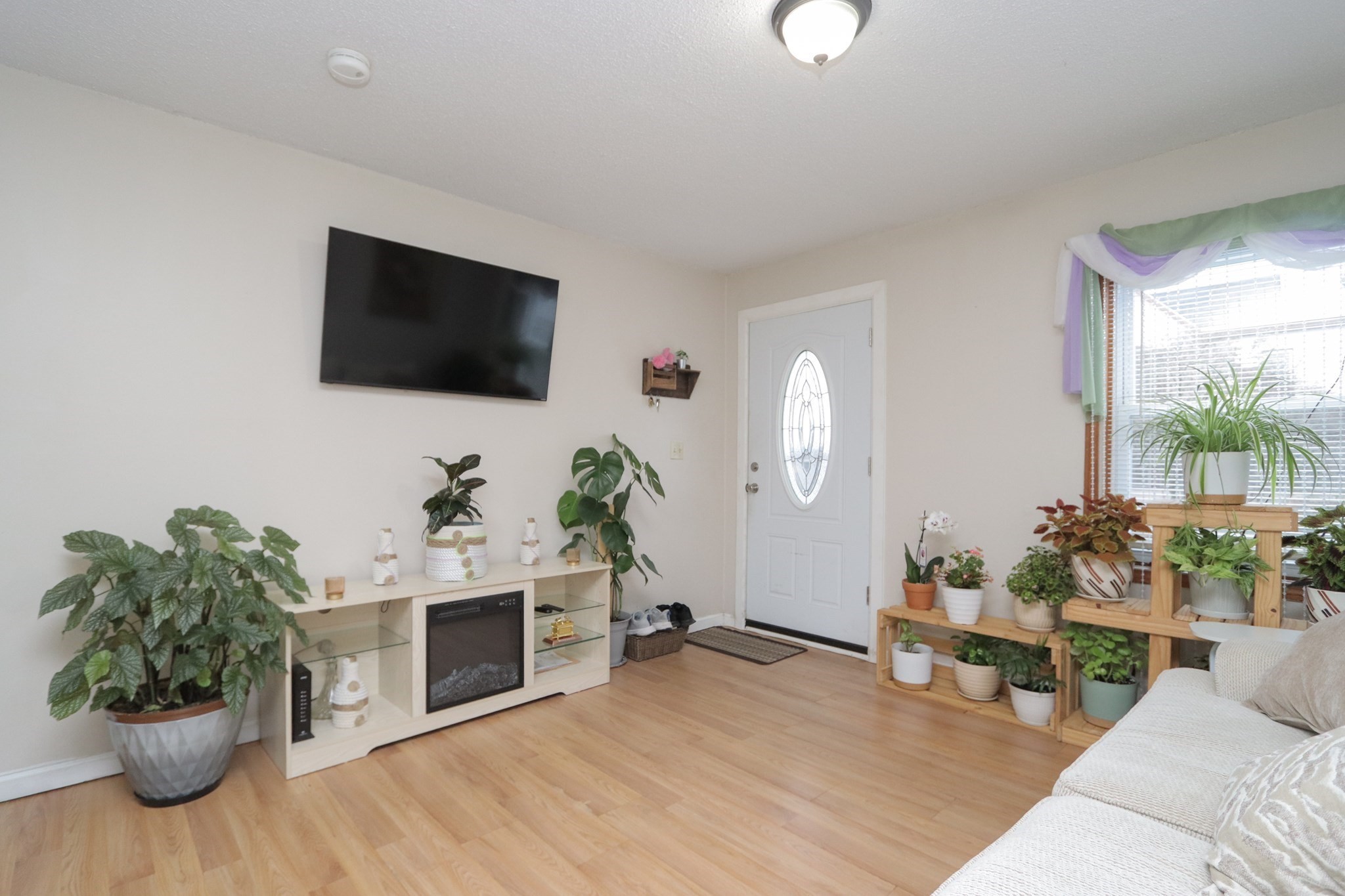 70 Manhattan St, Springfield, MA 01109 - Image 4