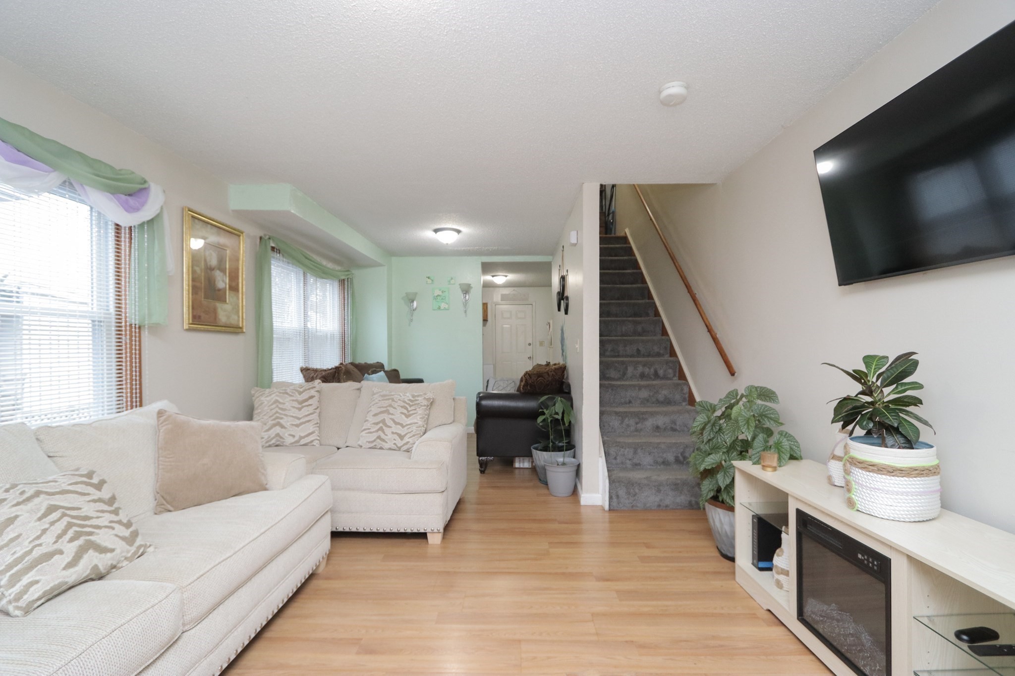 70 Manhattan St, Springfield, MA 01109 - Image 6