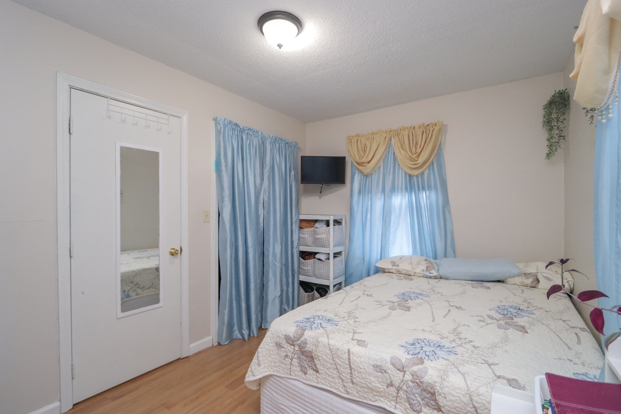 70 Manhattan St, Springfield, MA 01109 - Image 8