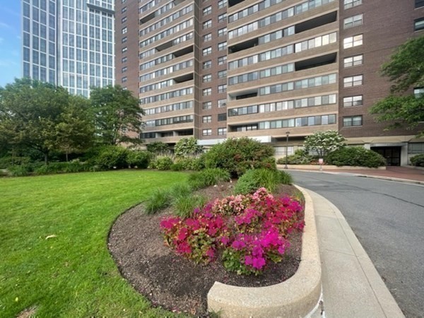 10 Hawthorne Place Unit 106, West End, Boston, MA 02114 - Image 26