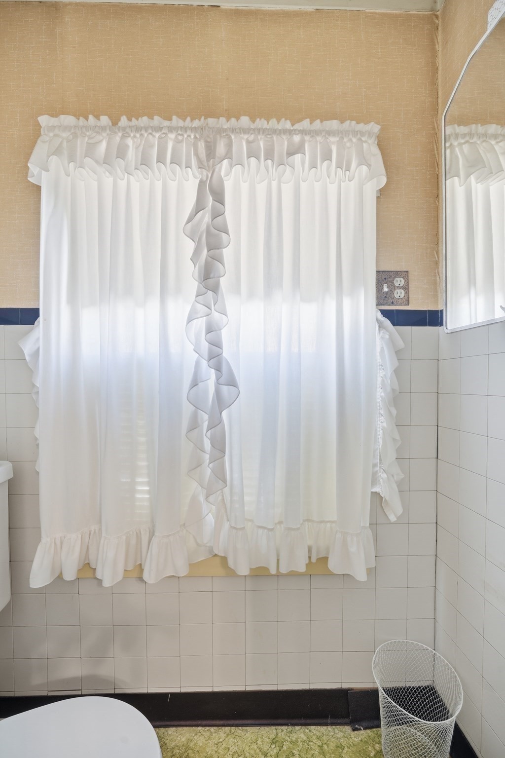 35 Dublin St, Chicopee, MA 01013 - Image 11