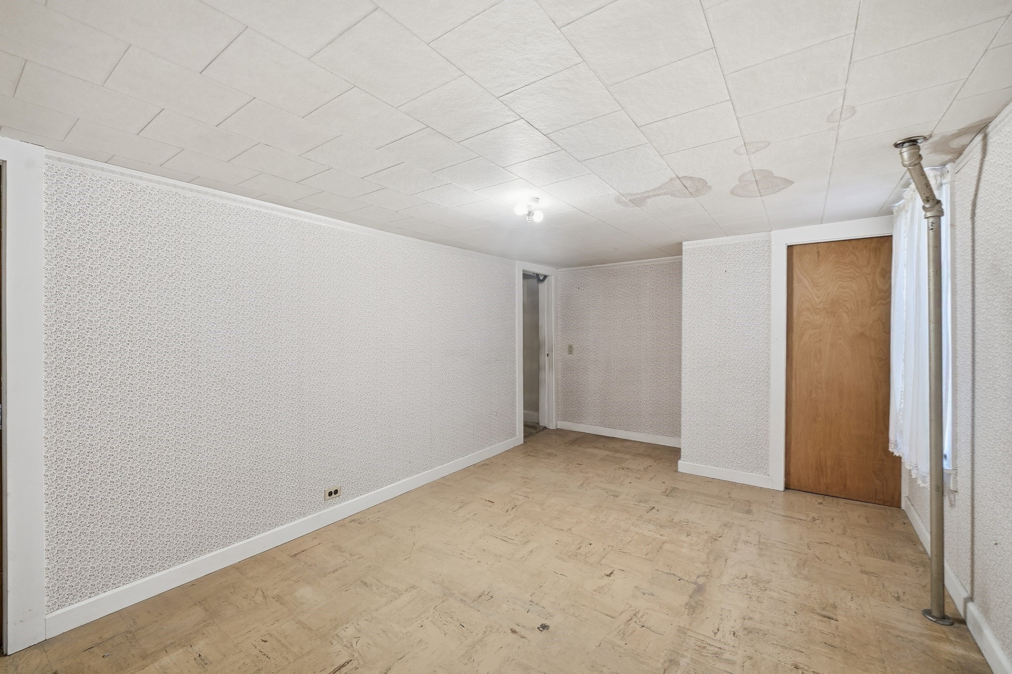 35 Dublin St, Chicopee, MA 01013 - Image 17