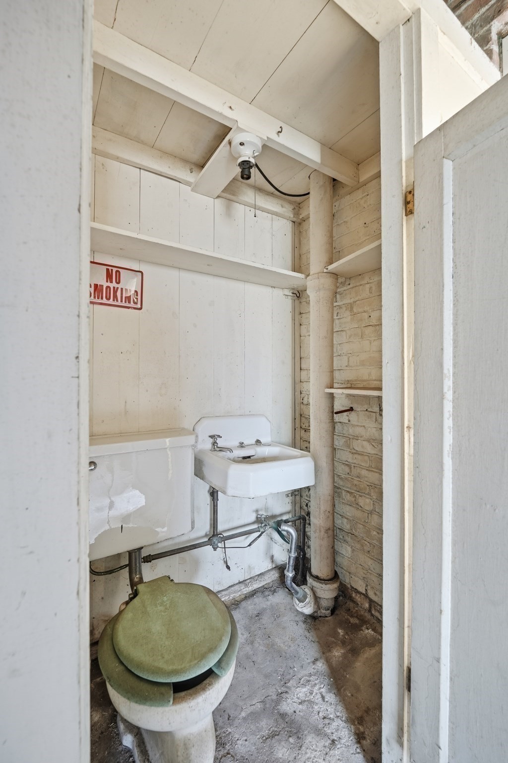 35 Dublin St, Chicopee, MA 01013 - Image 31