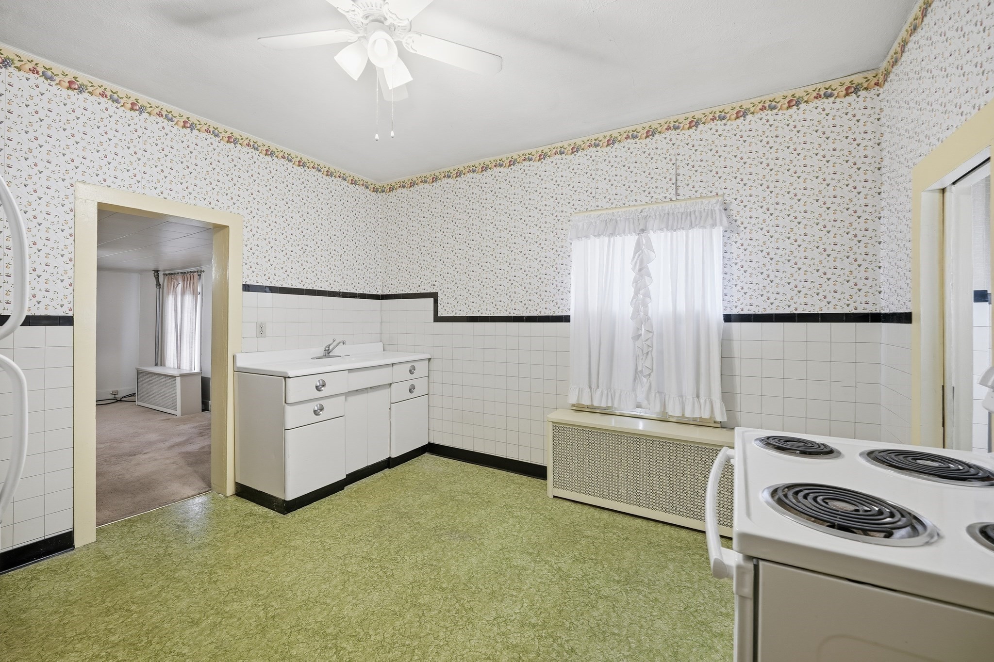 35 Dublin St, Chicopee, MA 01013 - Image 8