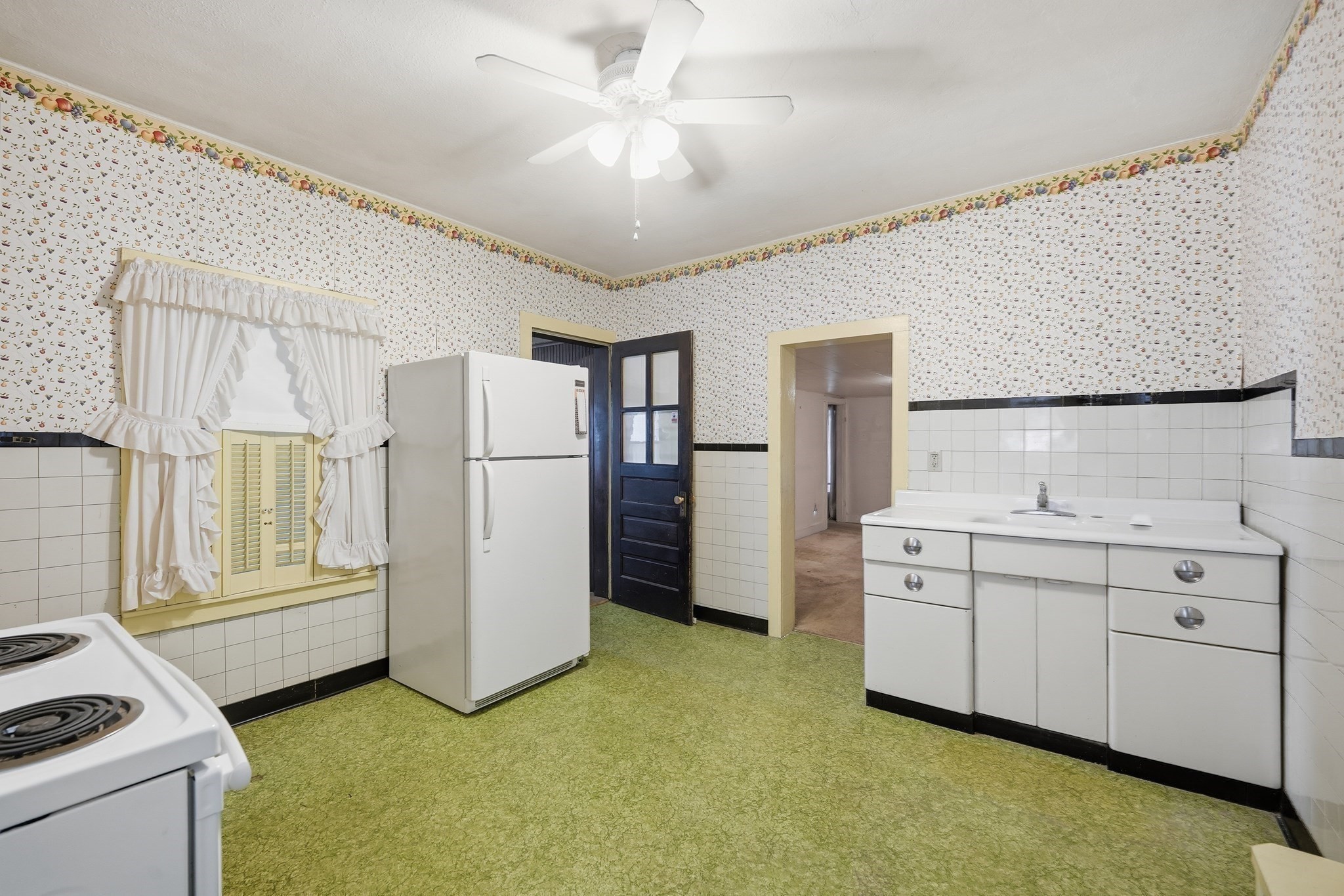 35 Dublin St, Chicopee, MA 01013 - Image 10