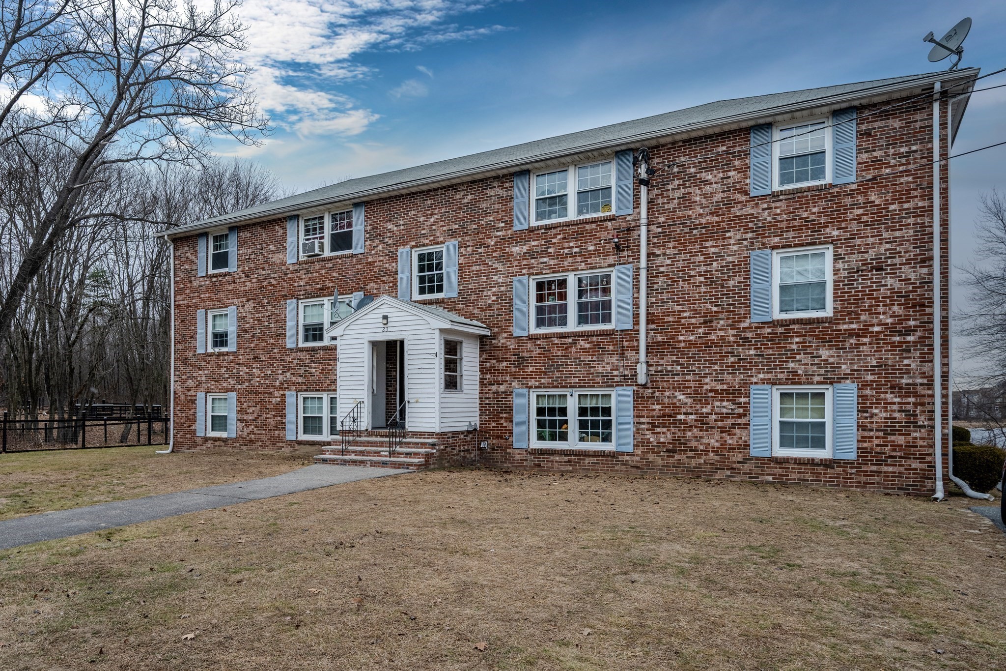 23 Frank St Unit 2, Dracut, MA 01826 - Image 1
