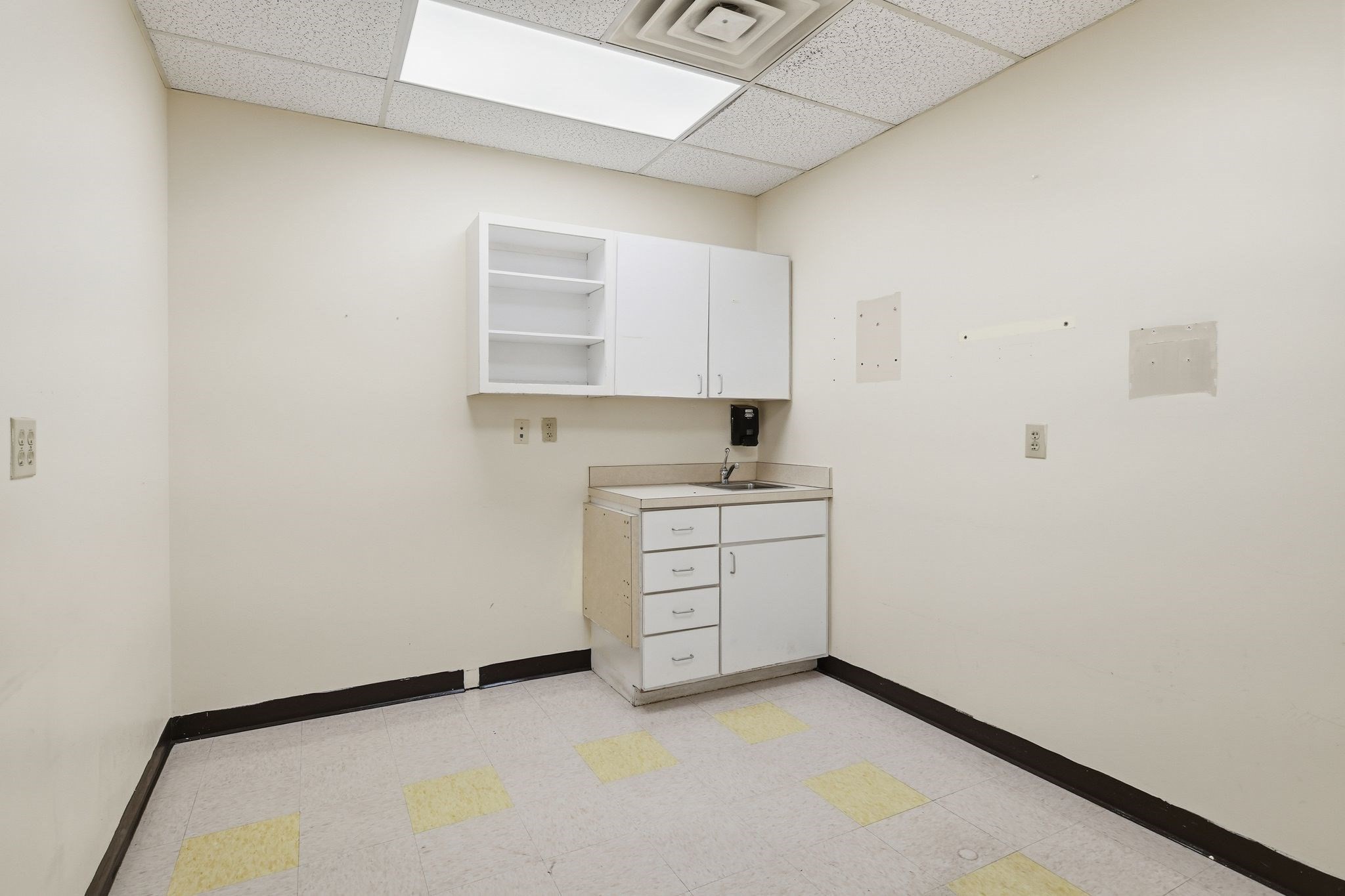 534 Sumner Ave, Springfield, MA 01108 - Image 24