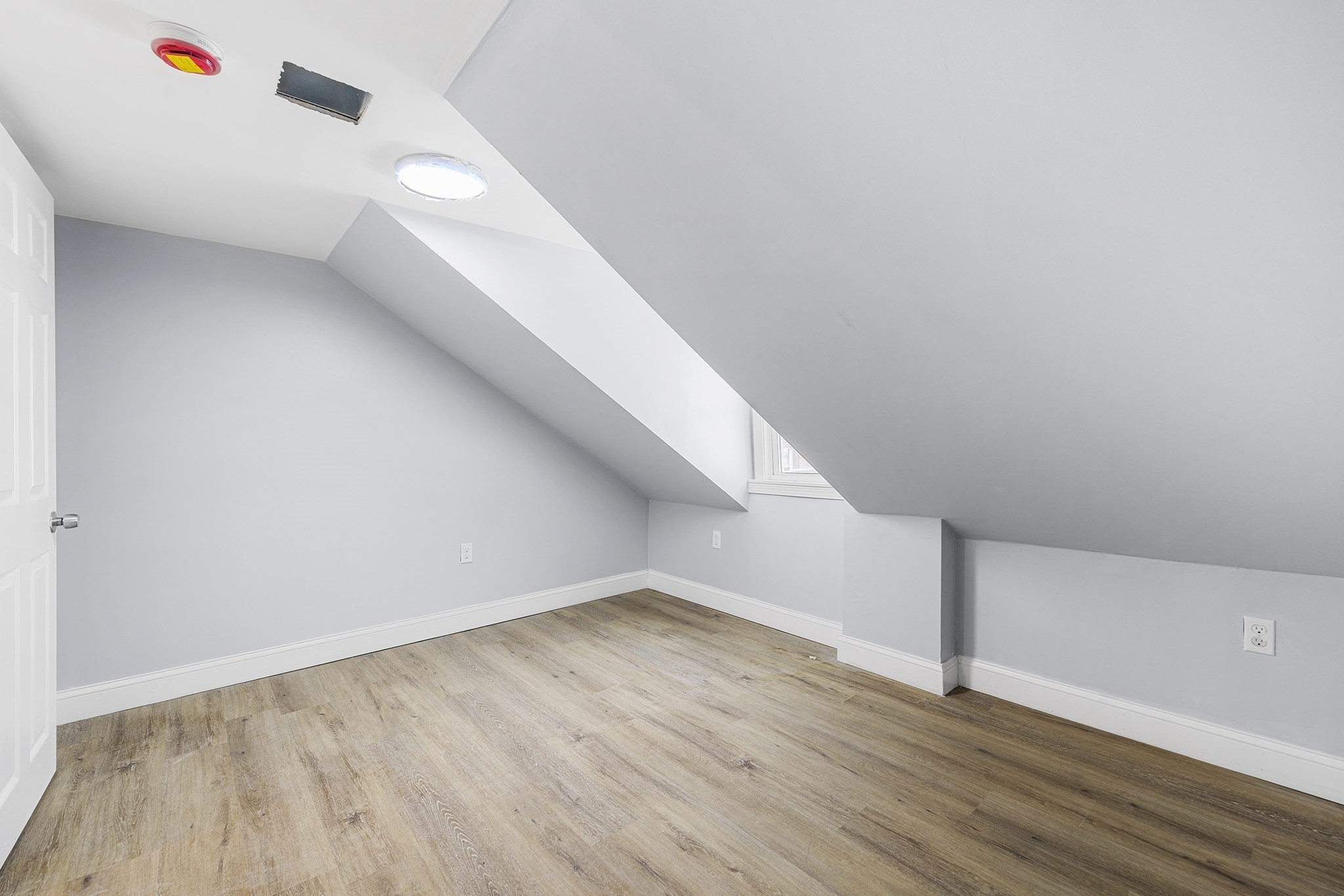 1587 Purchase St, New Bedford, MA 02740 - Image 32