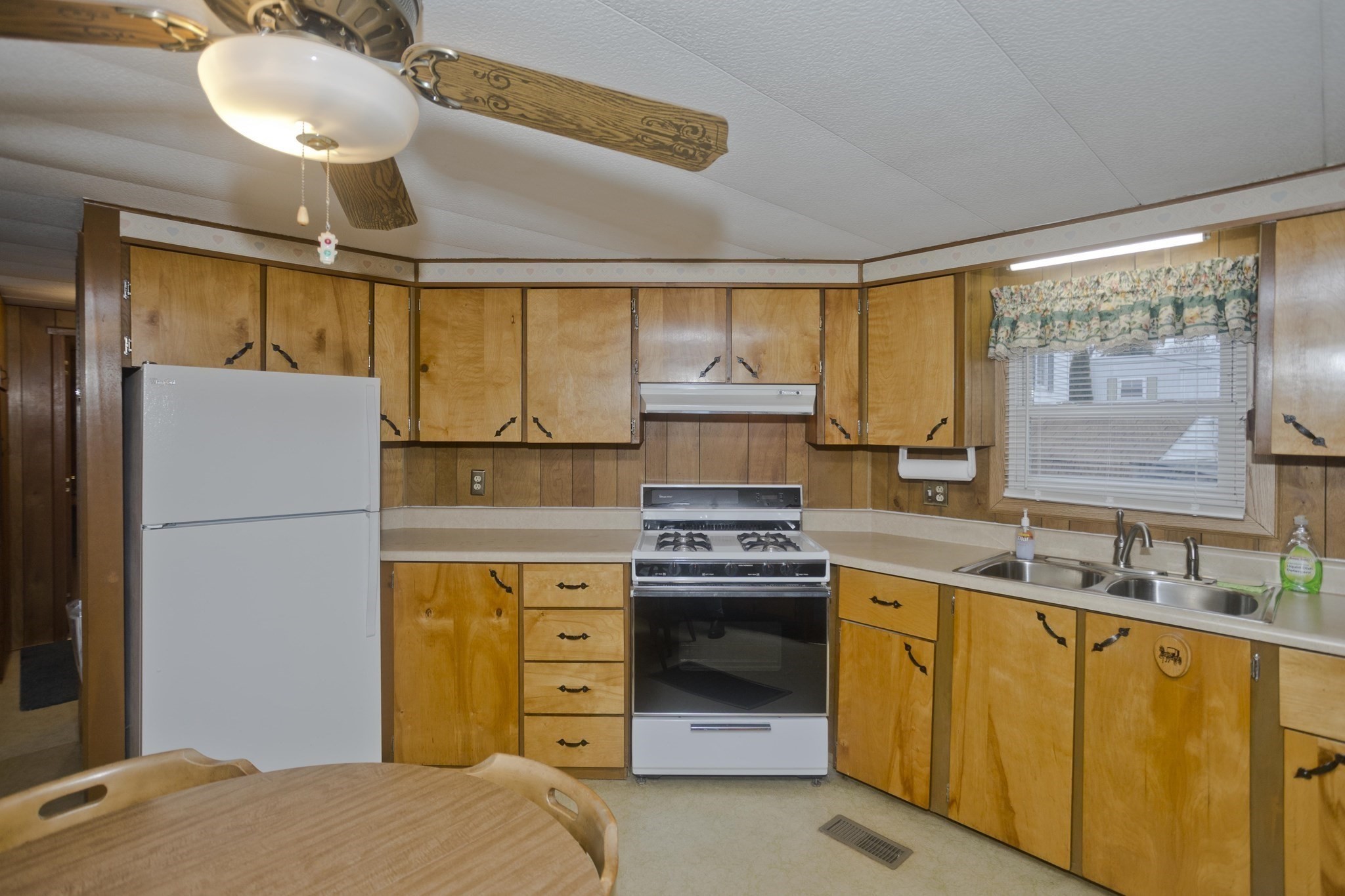 28 Mockingbird Dr, Chicopee, MA 01020 - Image 12