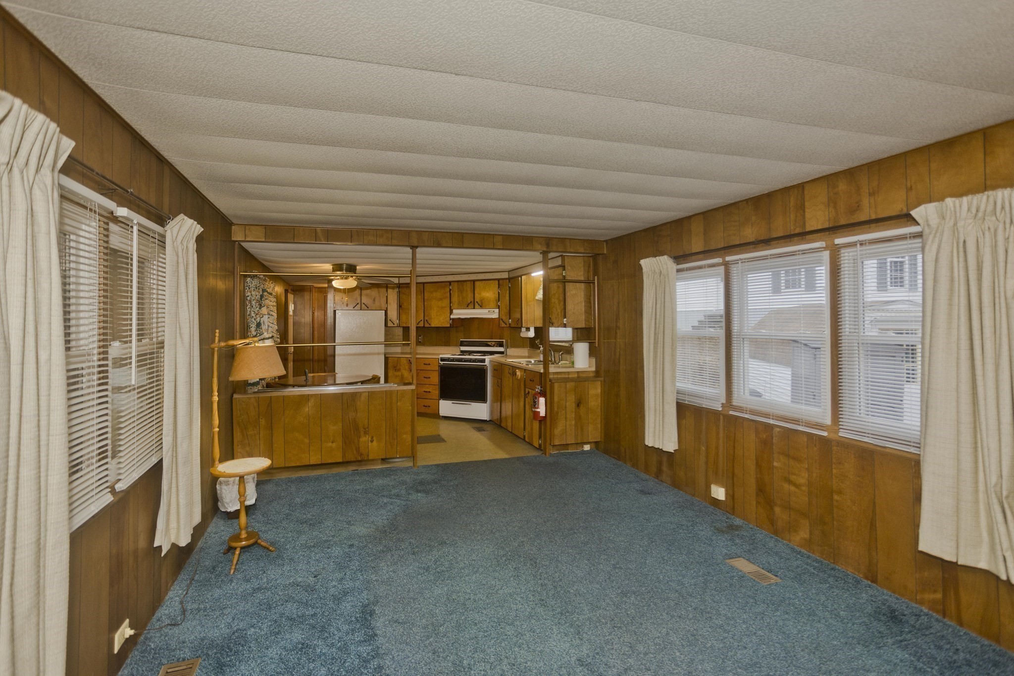 28 Mockingbird Dr, Chicopee, MA 01020 - Image 8