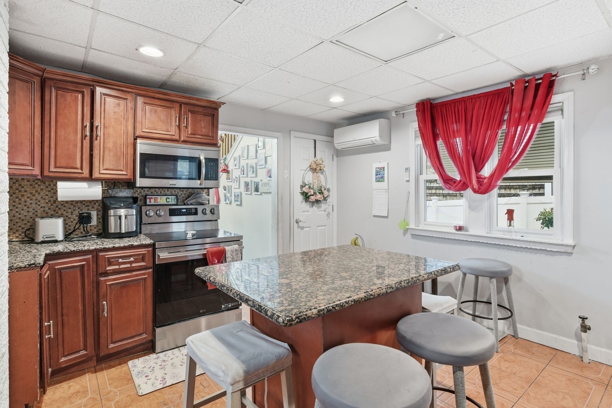 21 Francis Ave, Holyoke, MA 01040 - Image 13