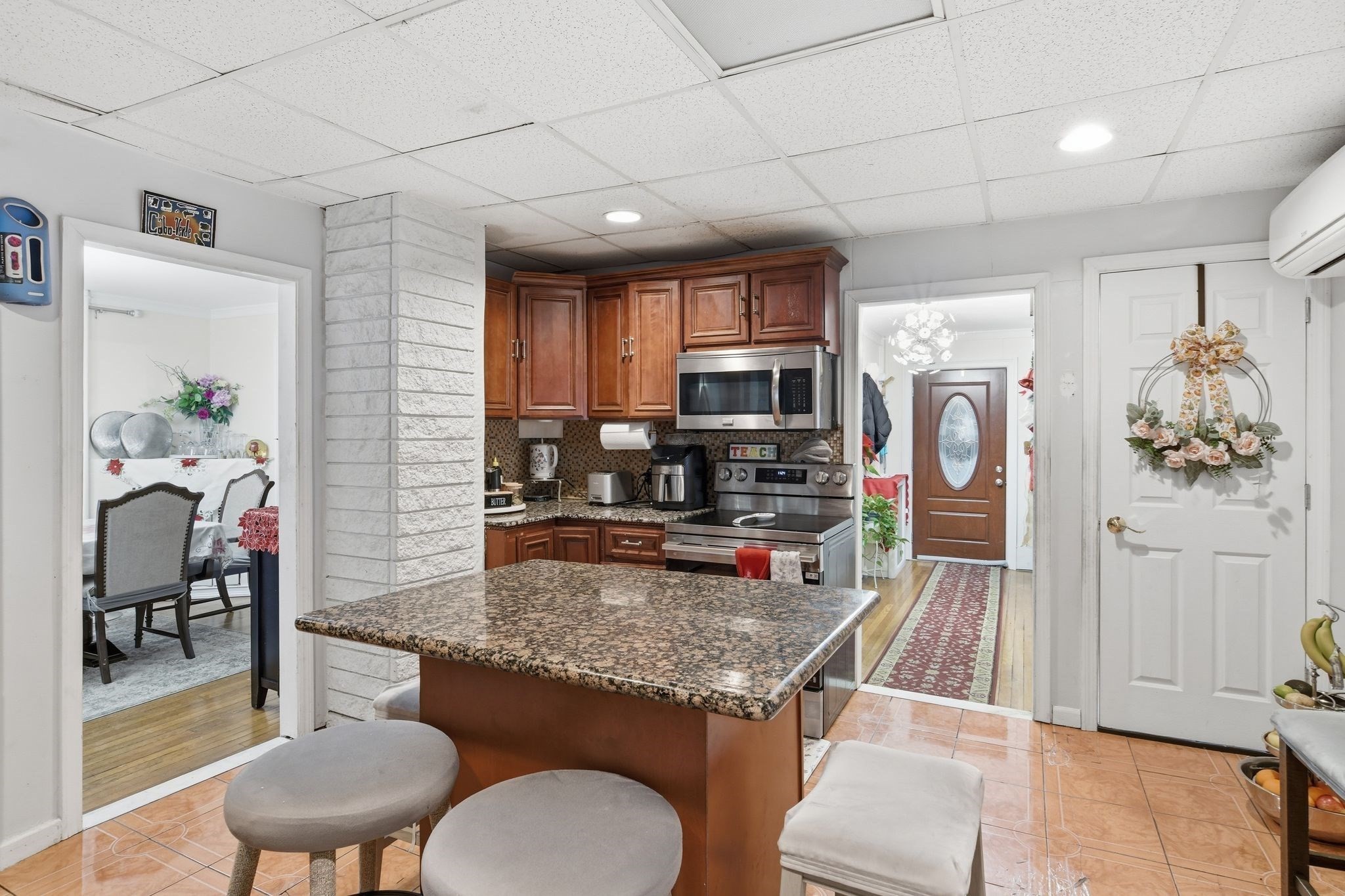 21 Francis Ave, Holyoke, MA 01040 - Image 14