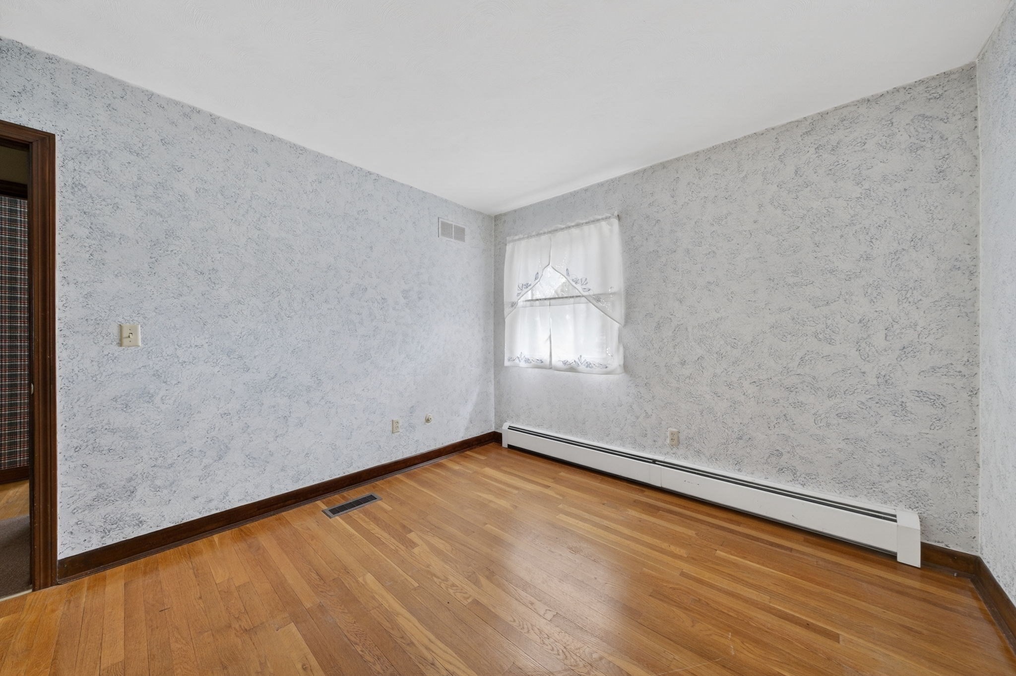 1026 Shelburne Street, New Bedford, MA 02745 - Image 16