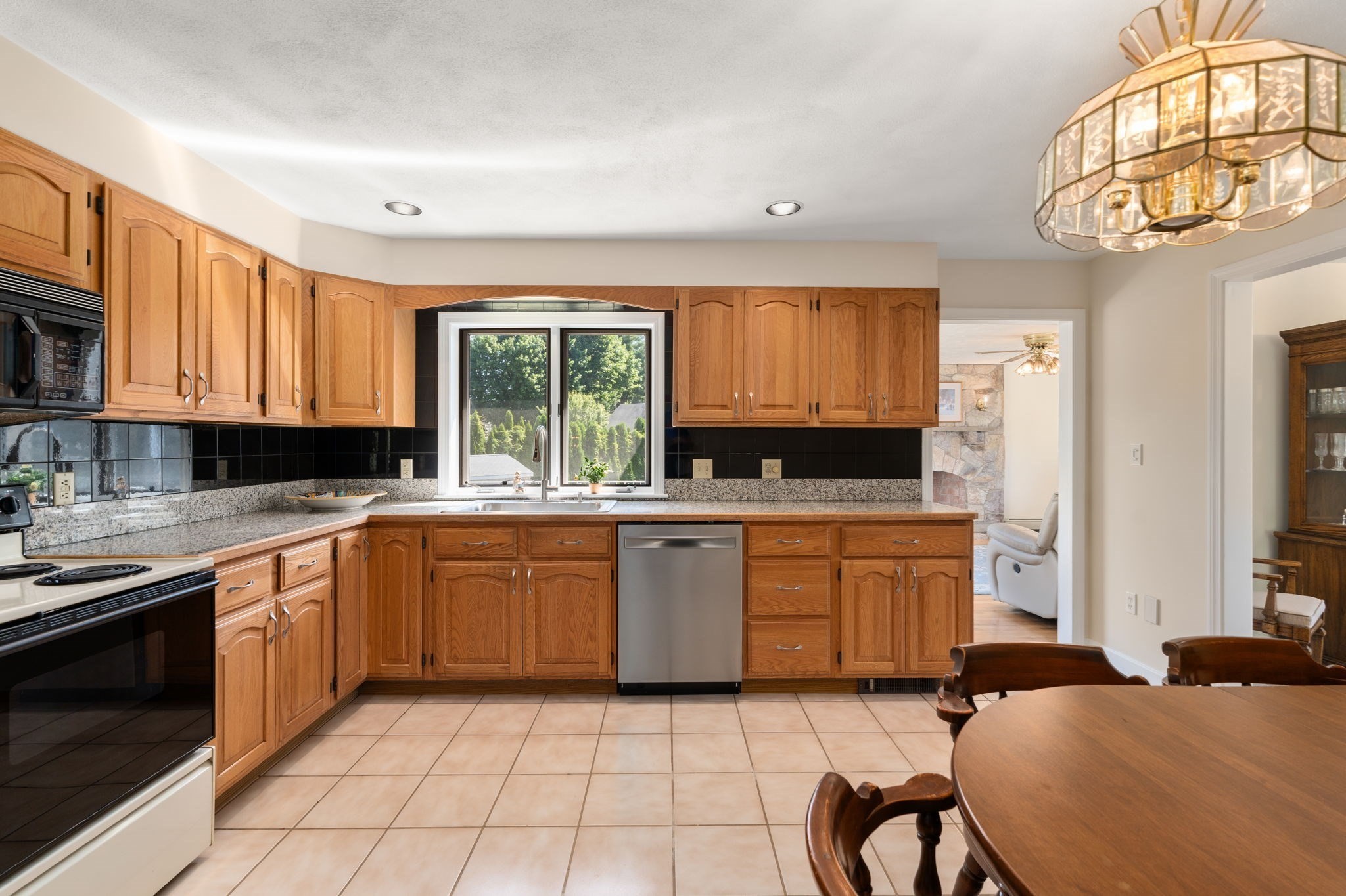 6 Gavin Cir, Stoneham, MA 02180 - Image 3