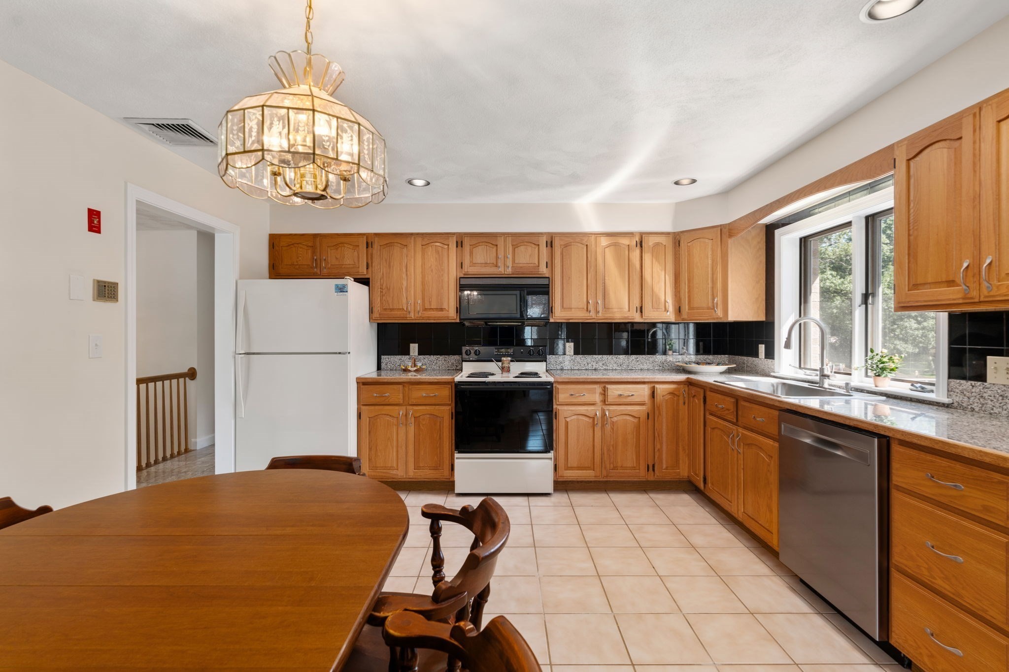 6 Gavin Cir, Stoneham, MA 02180 - Image 4