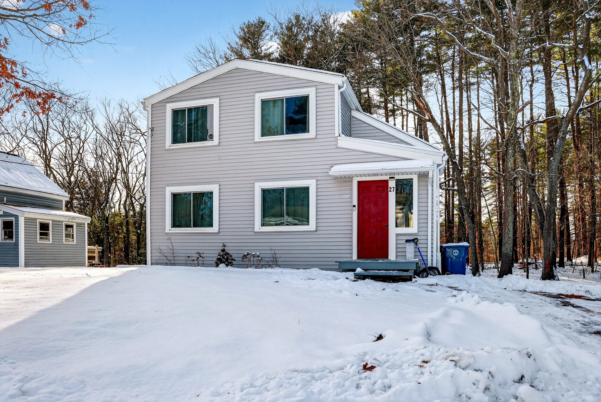 27 Beech St, Tyngsborough, MA 01879