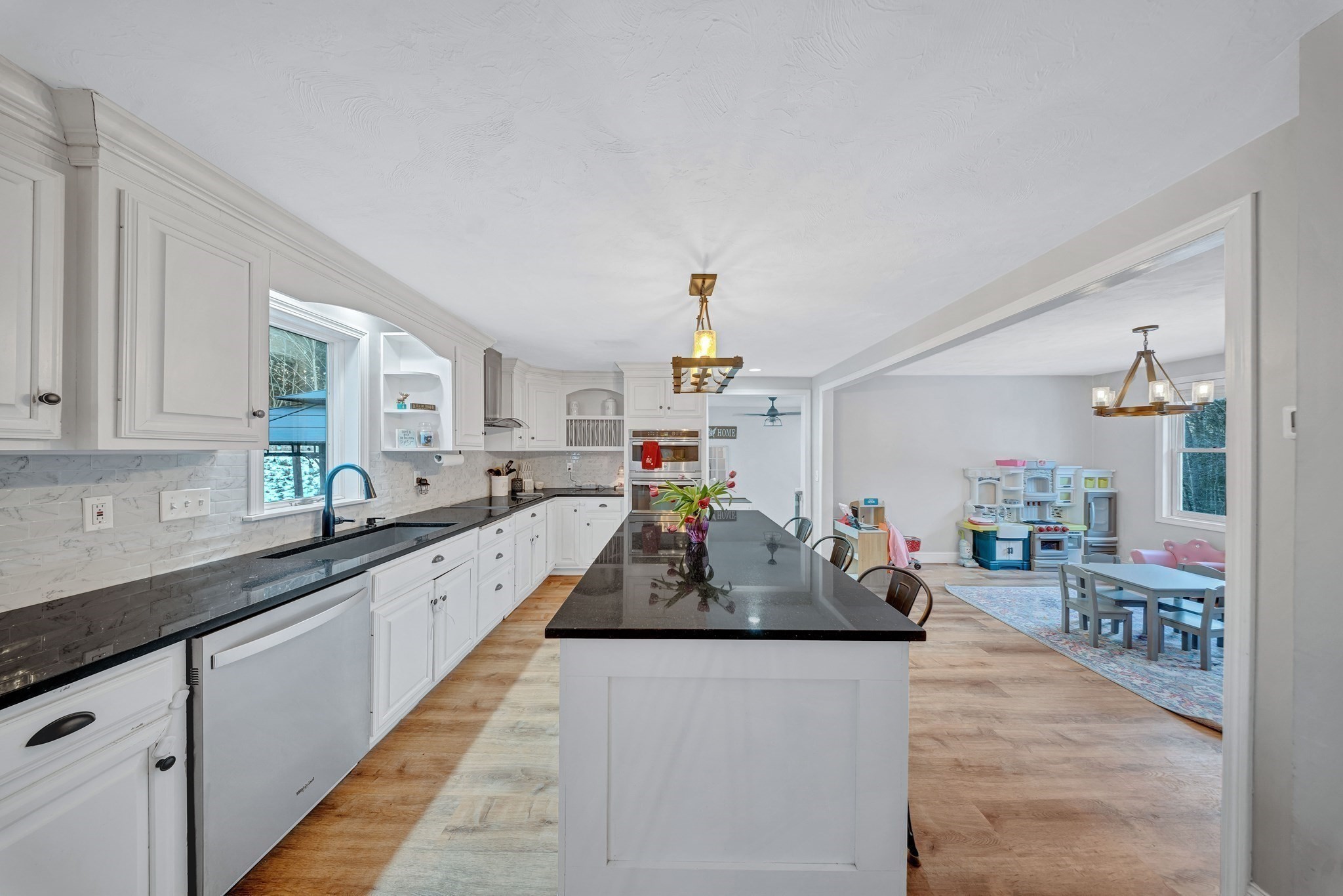 13 Dolge Ct, Oxford, MA 01540 - Image 9