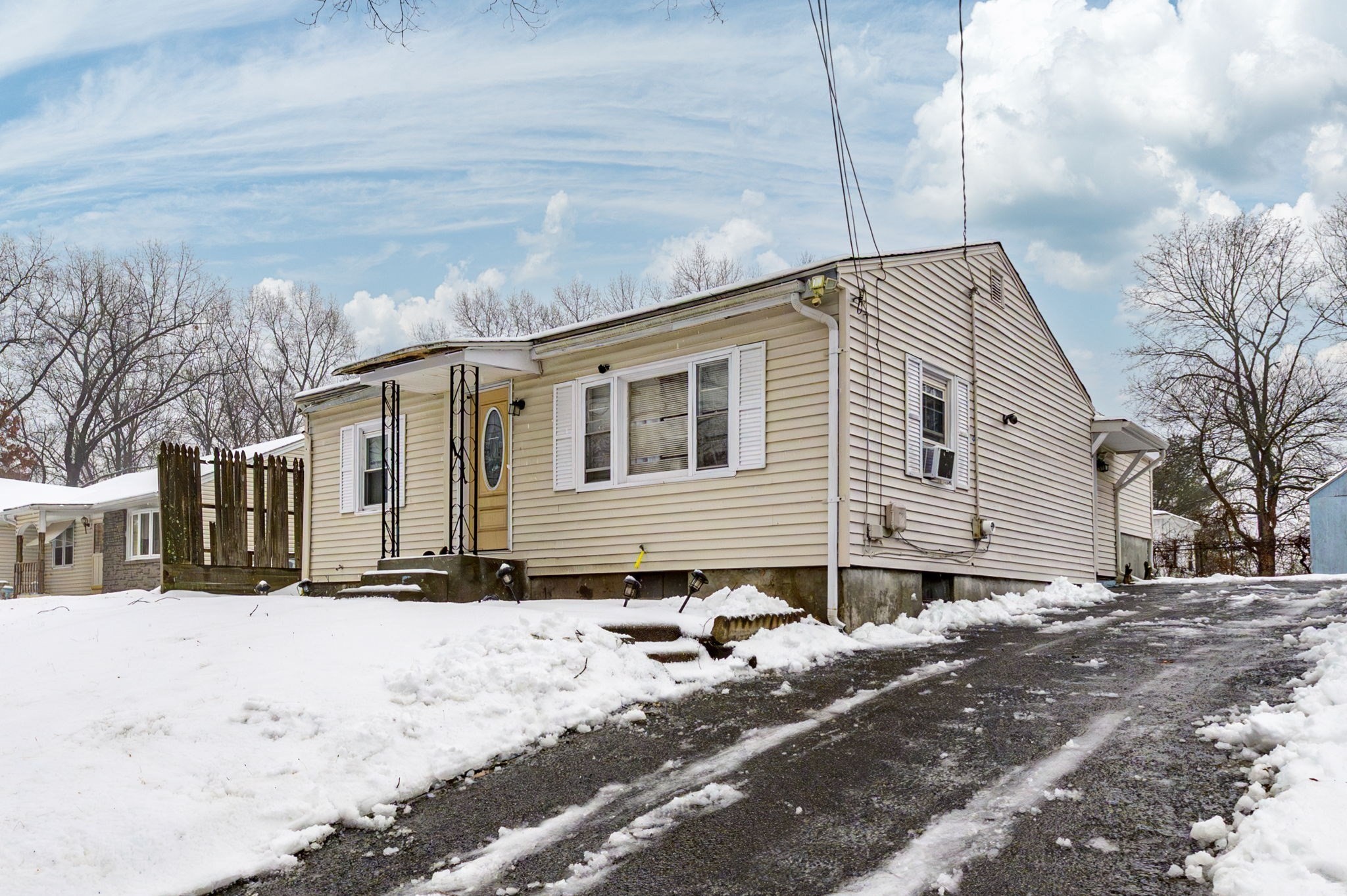 63 Lawton St, Springfield, MA 01109 - Image 2