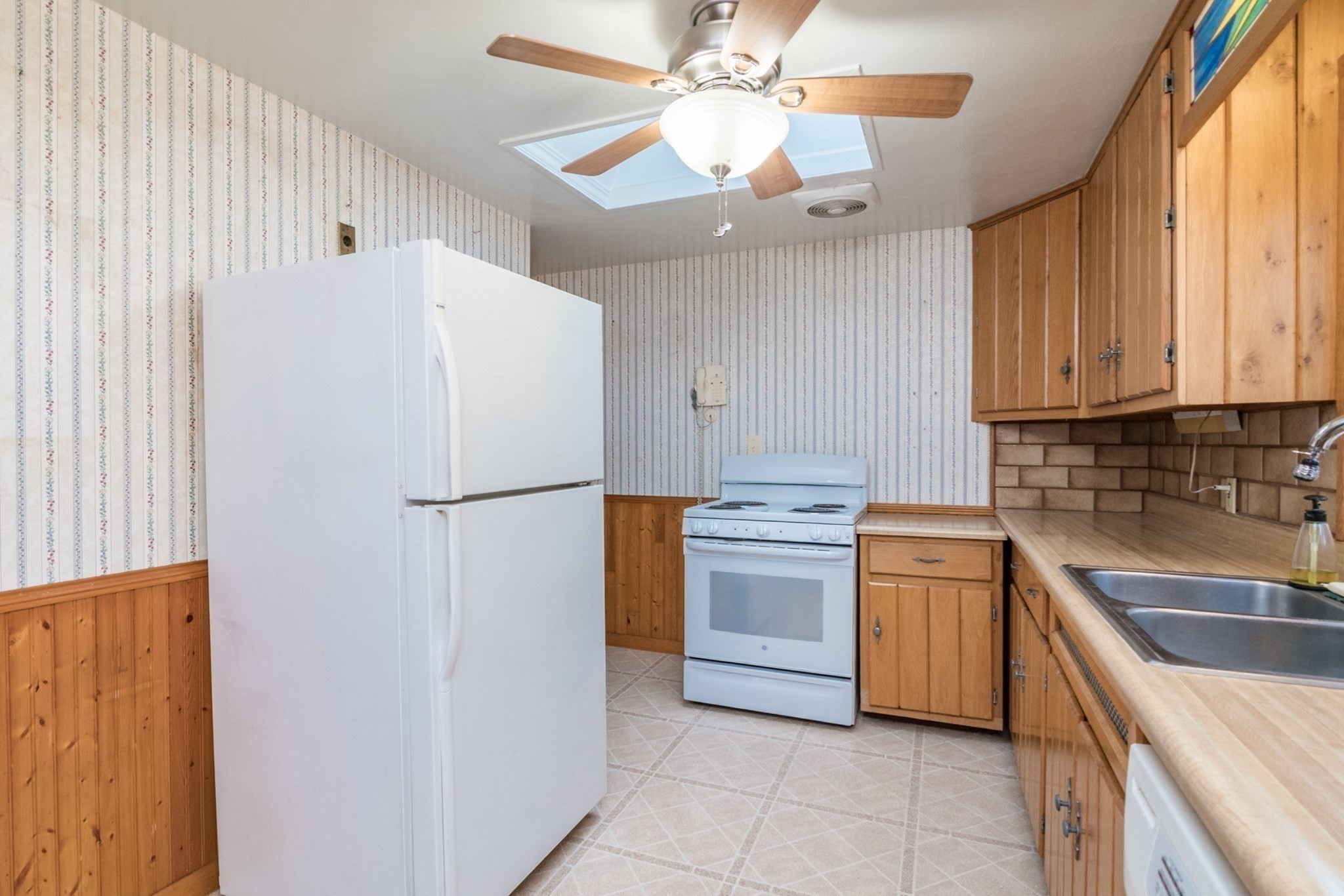 17 Randall Street, Chicopee, MA 01013 - Image 13