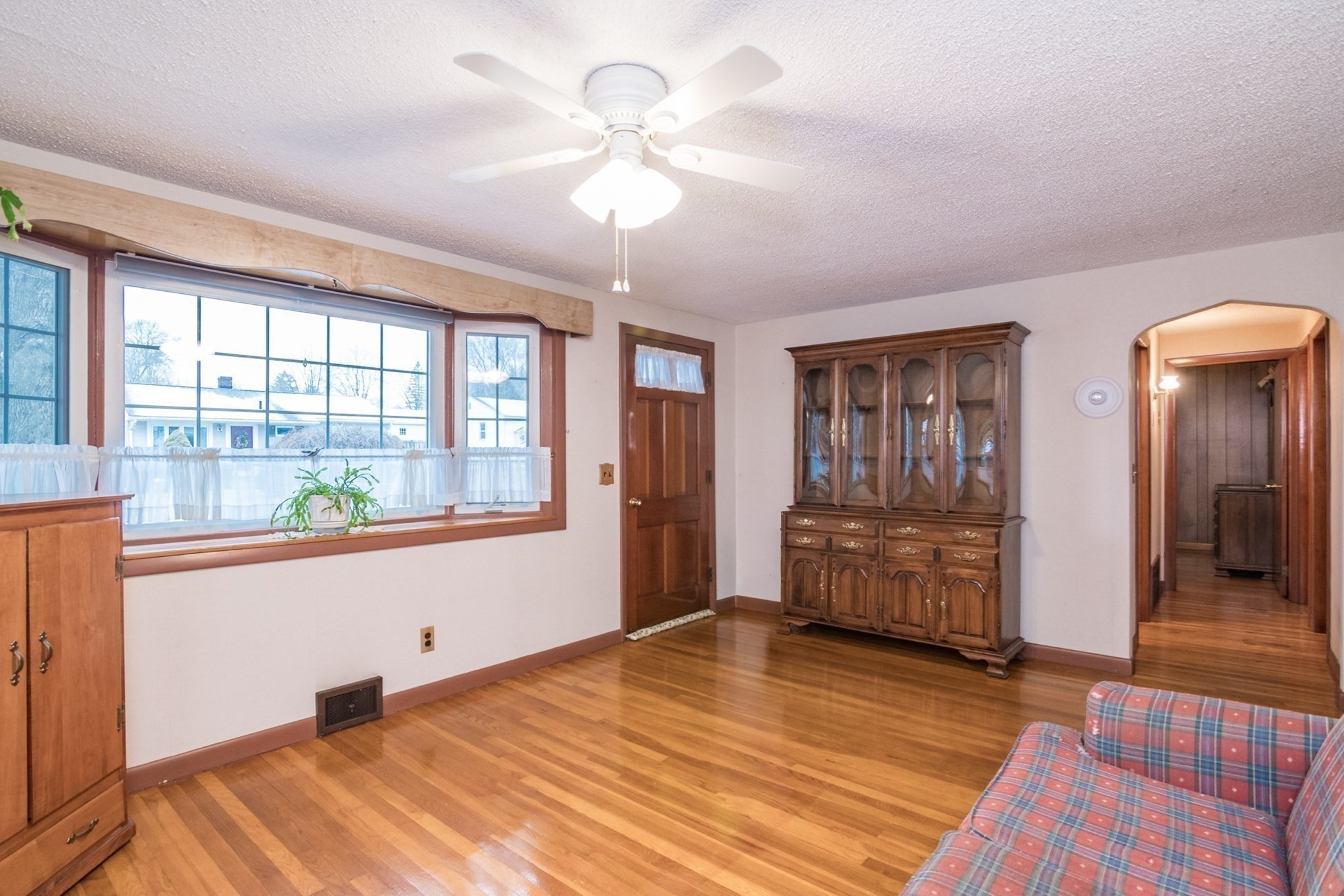 17 Randall Street, Chicopee, MA 01013 - Image 8