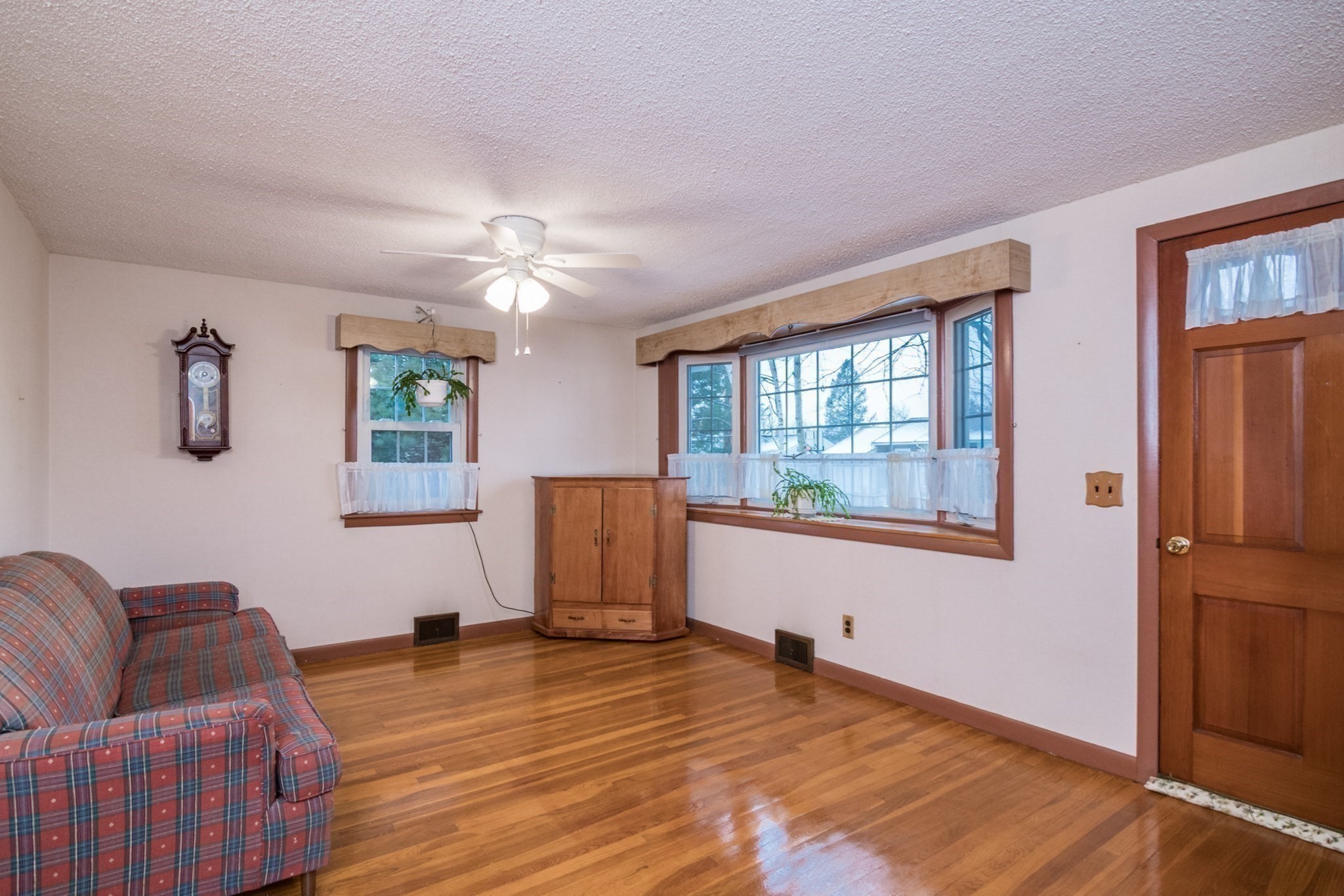 17 Randall Street, Chicopee, MA 01013 - Image 9