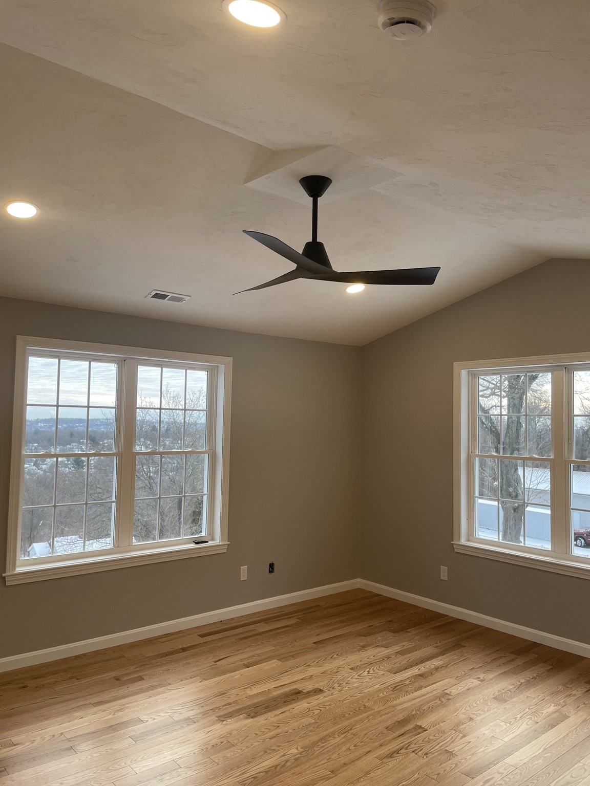 27 Havana Rd, Worcester, MA 01603 - Image 2