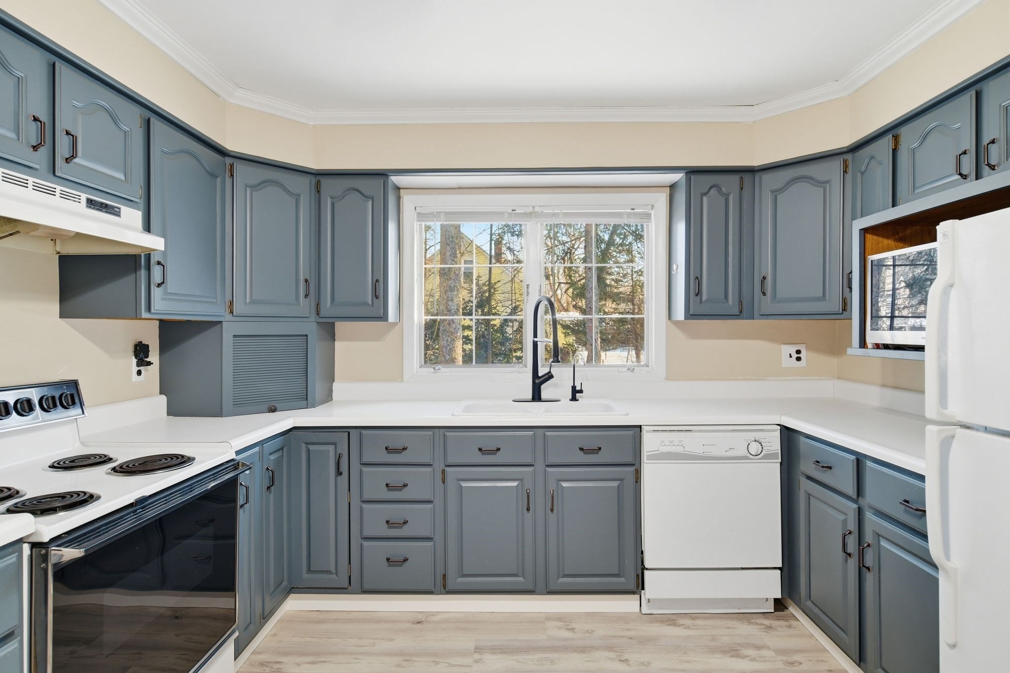 355 New Ludlow Rd, Chicopee, MA 01020 - Image 11