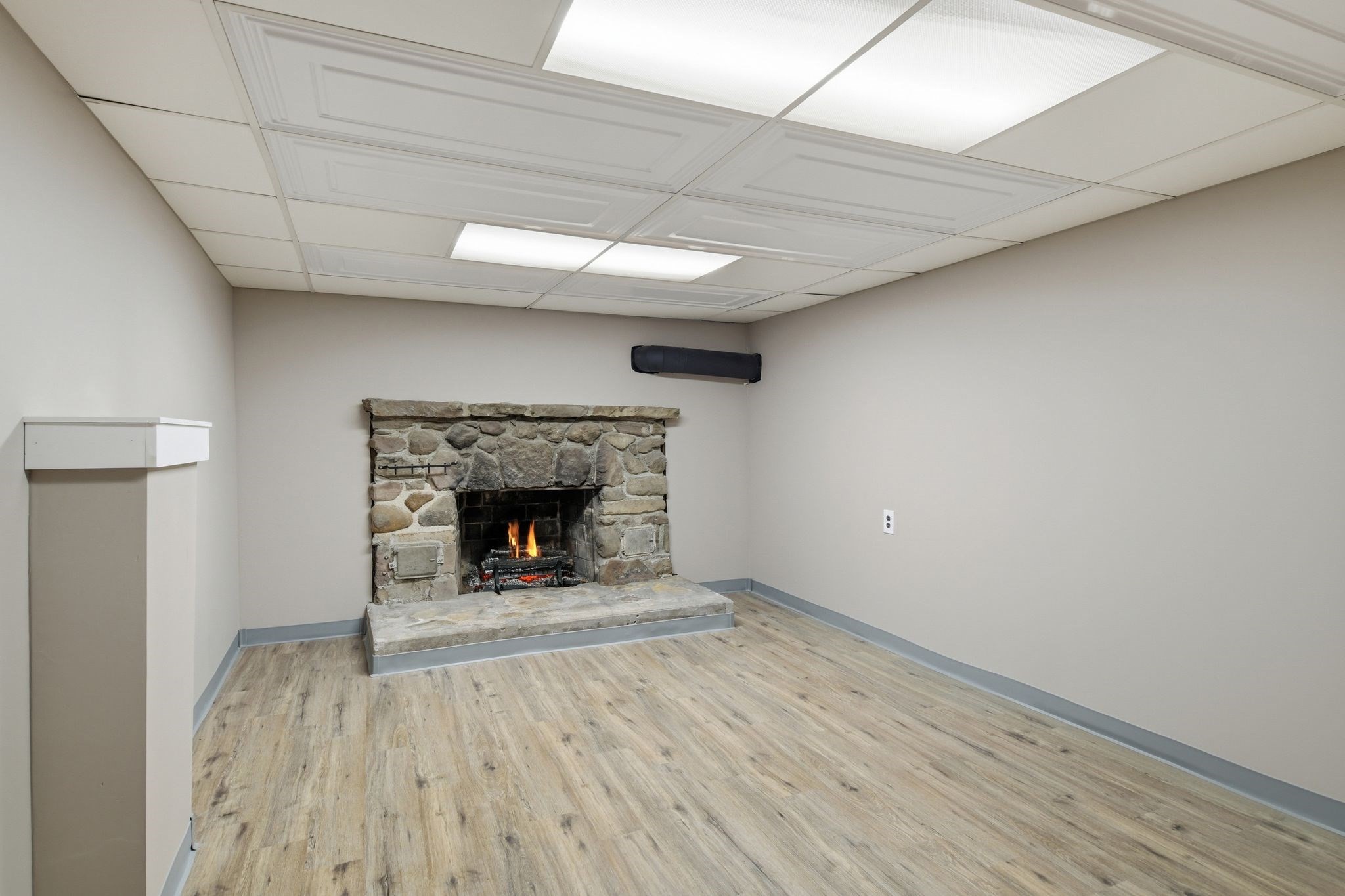 355 New Ludlow Rd, Chicopee, MA 01020 - Image 34