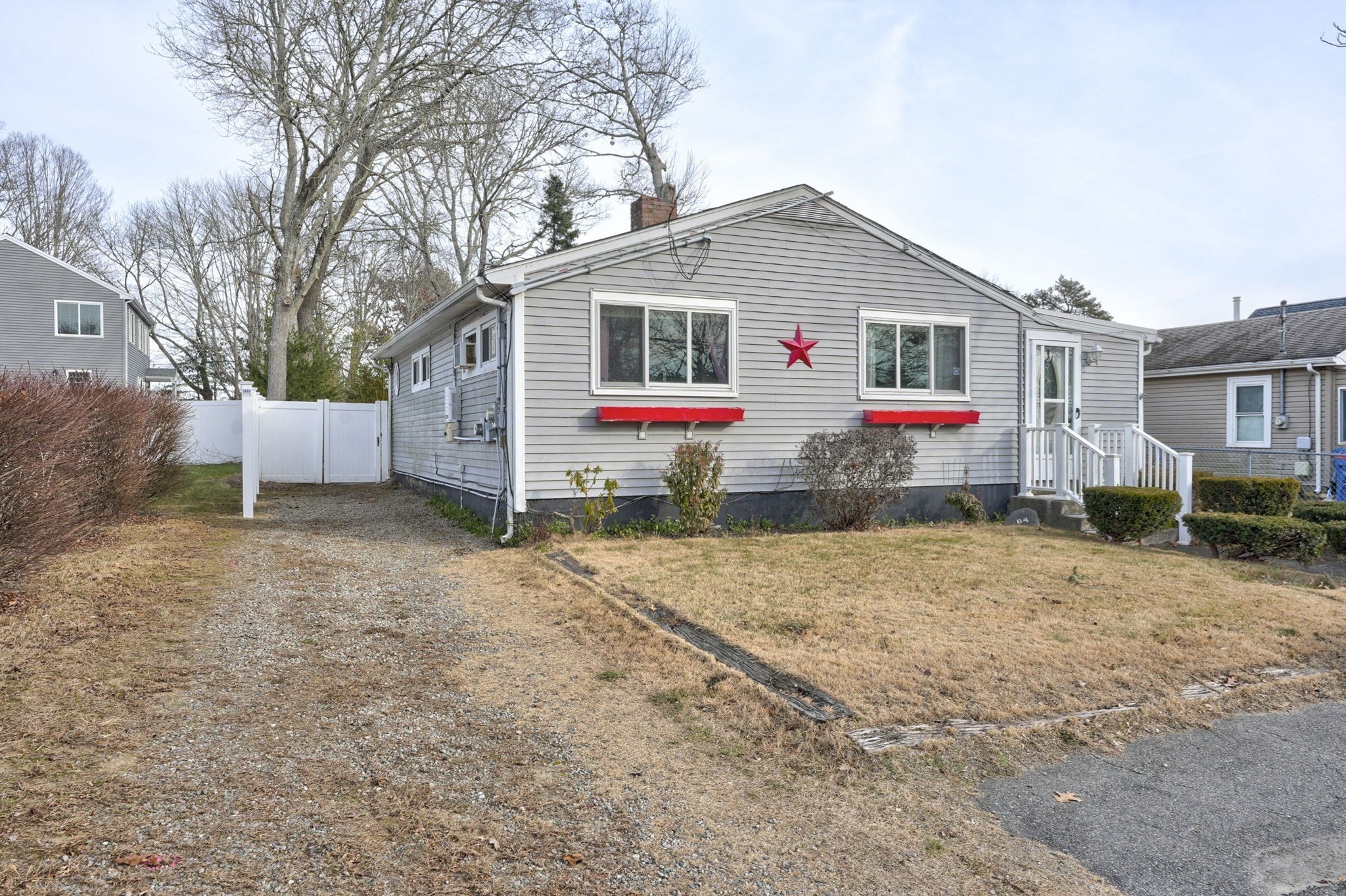 64 Rose Point Ave, Wareham, MA 02576