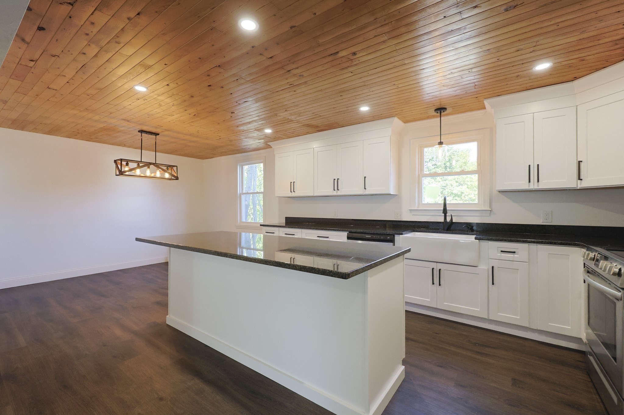 21 Irving St, Bellingham, MA 02019 - Image 6