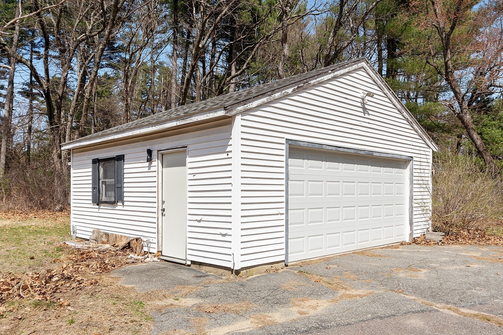 48 Whipple Rd, Billerica, MA 01821