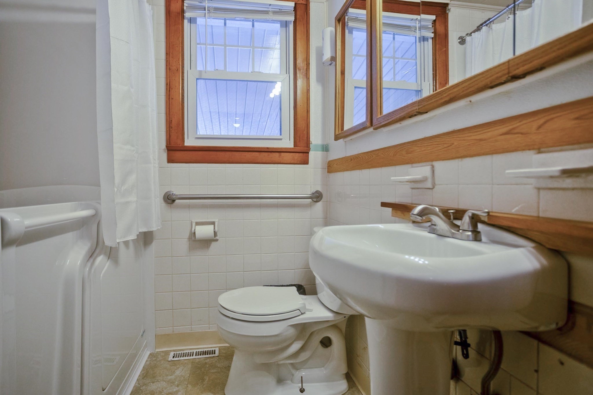 40 Lauzier Terr, Chicopee, MA 01020 - Image 19