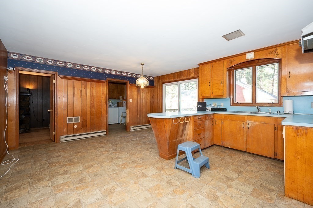 31 Cemetery St, Mendon, MA 01756 - Image 8