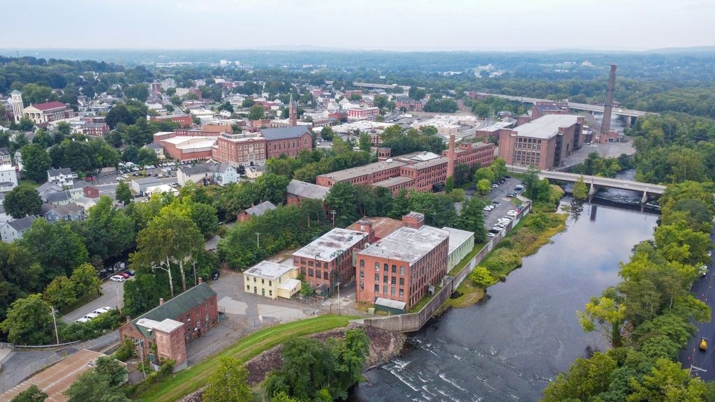 35 Lower Grape St, Chicopee, MA 01013 - Image 1