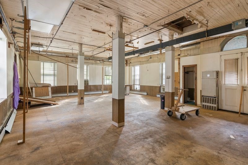 35 Lower Grape St, Chicopee, MA 01013 - Image 8