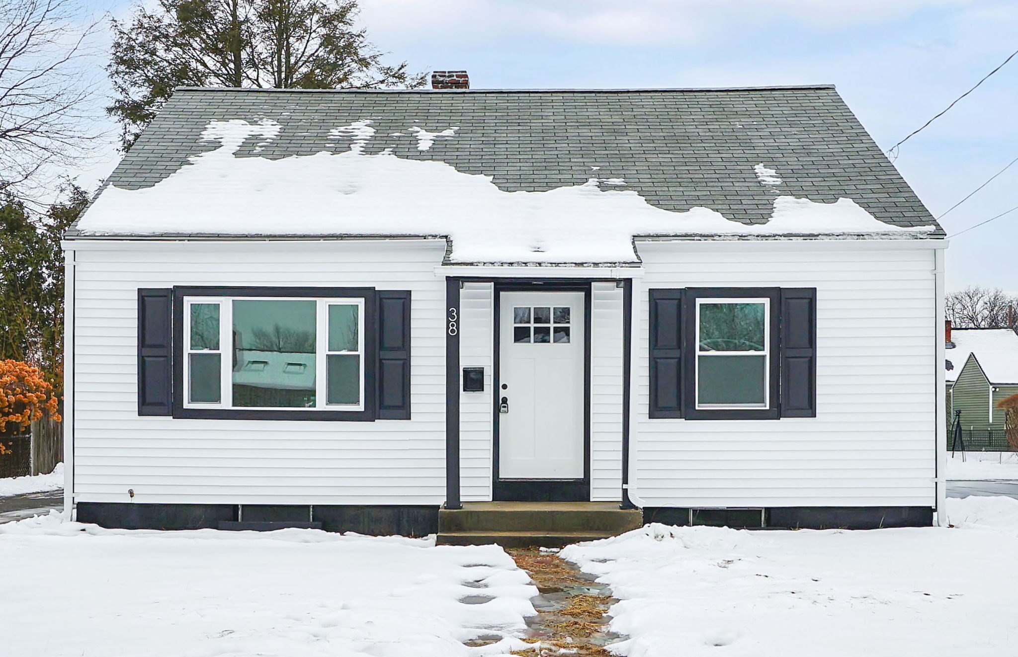 38 Tyrone St, Springfield, MA 01104 - Image 1