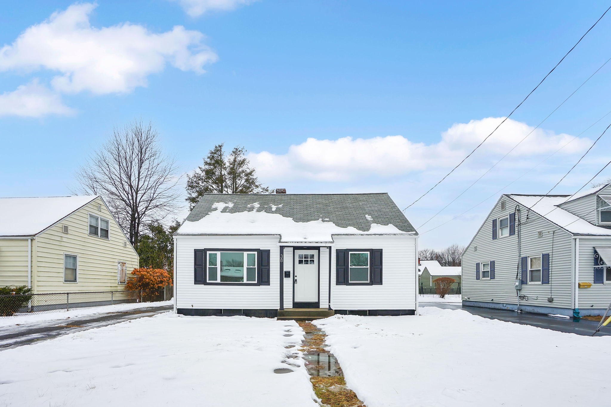 38 Tyrone St, Springfield, MA 01104 - Image 2