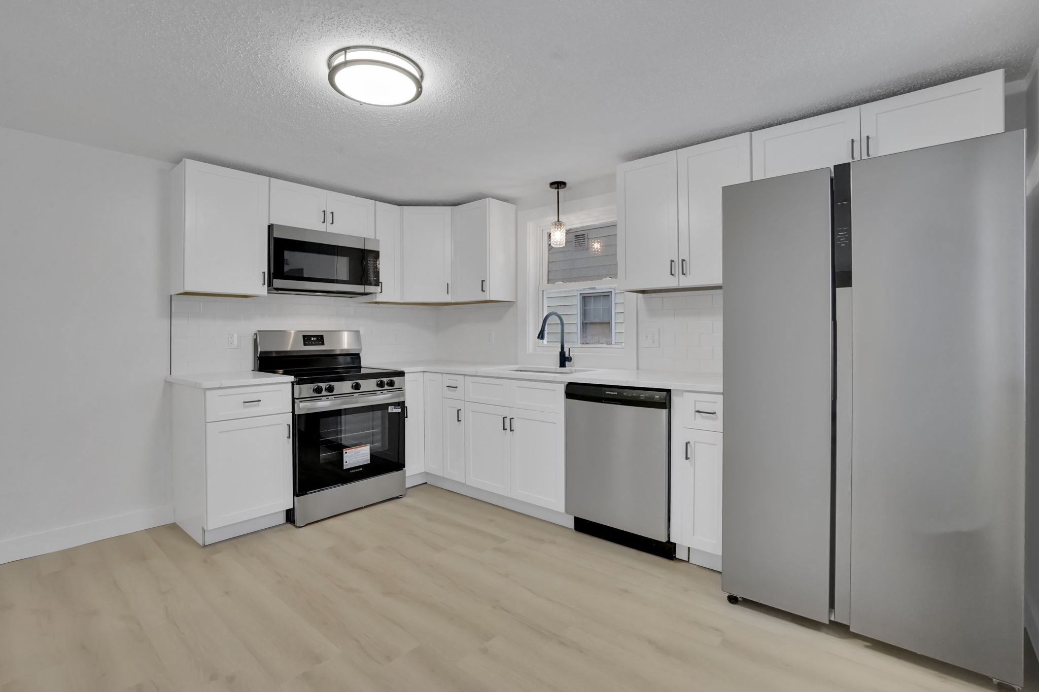 38 Tyrone St, Springfield, MA 01104 - Image 13