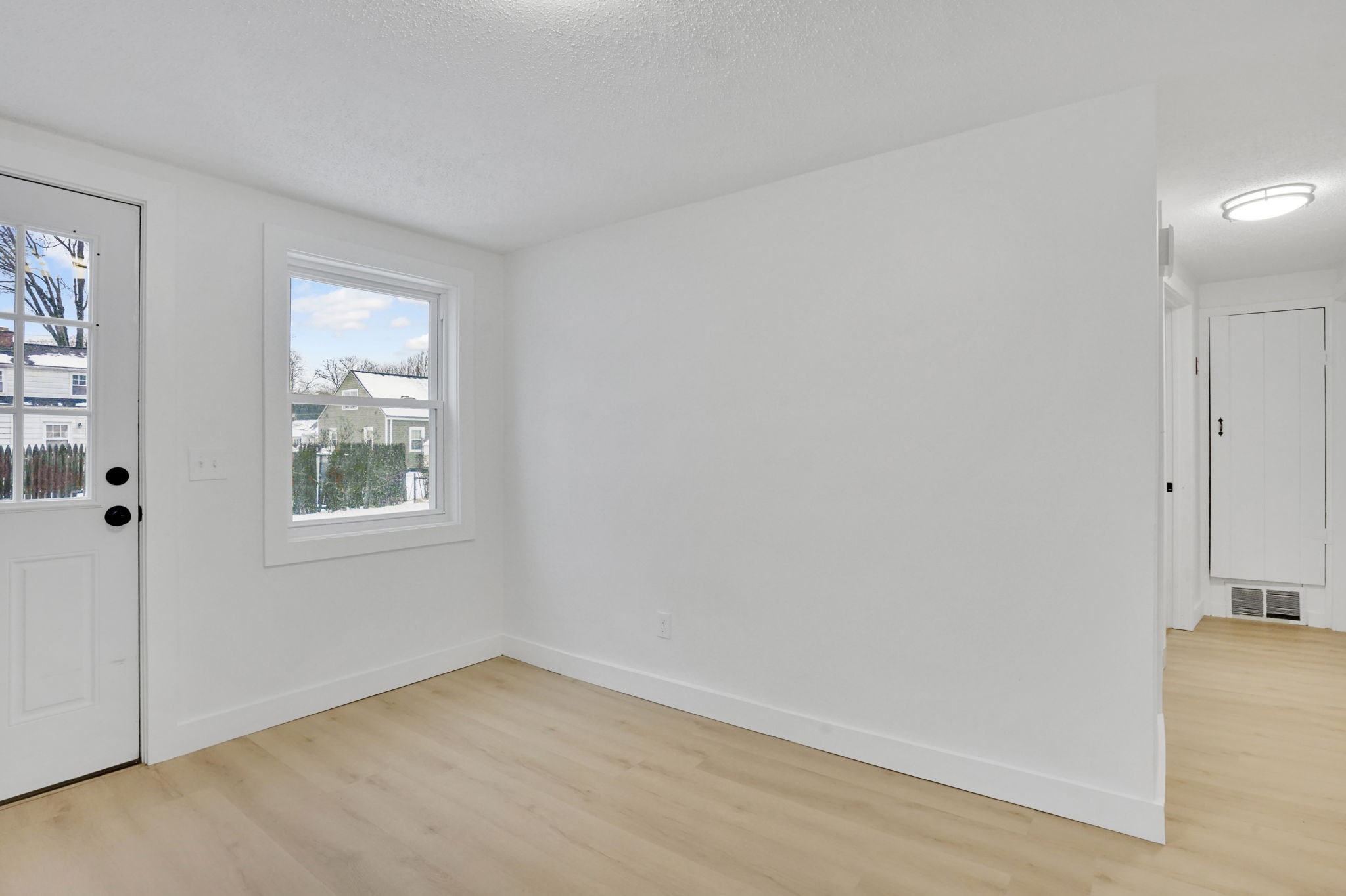 38 Tyrone St, Springfield, MA 01104 - Image 15