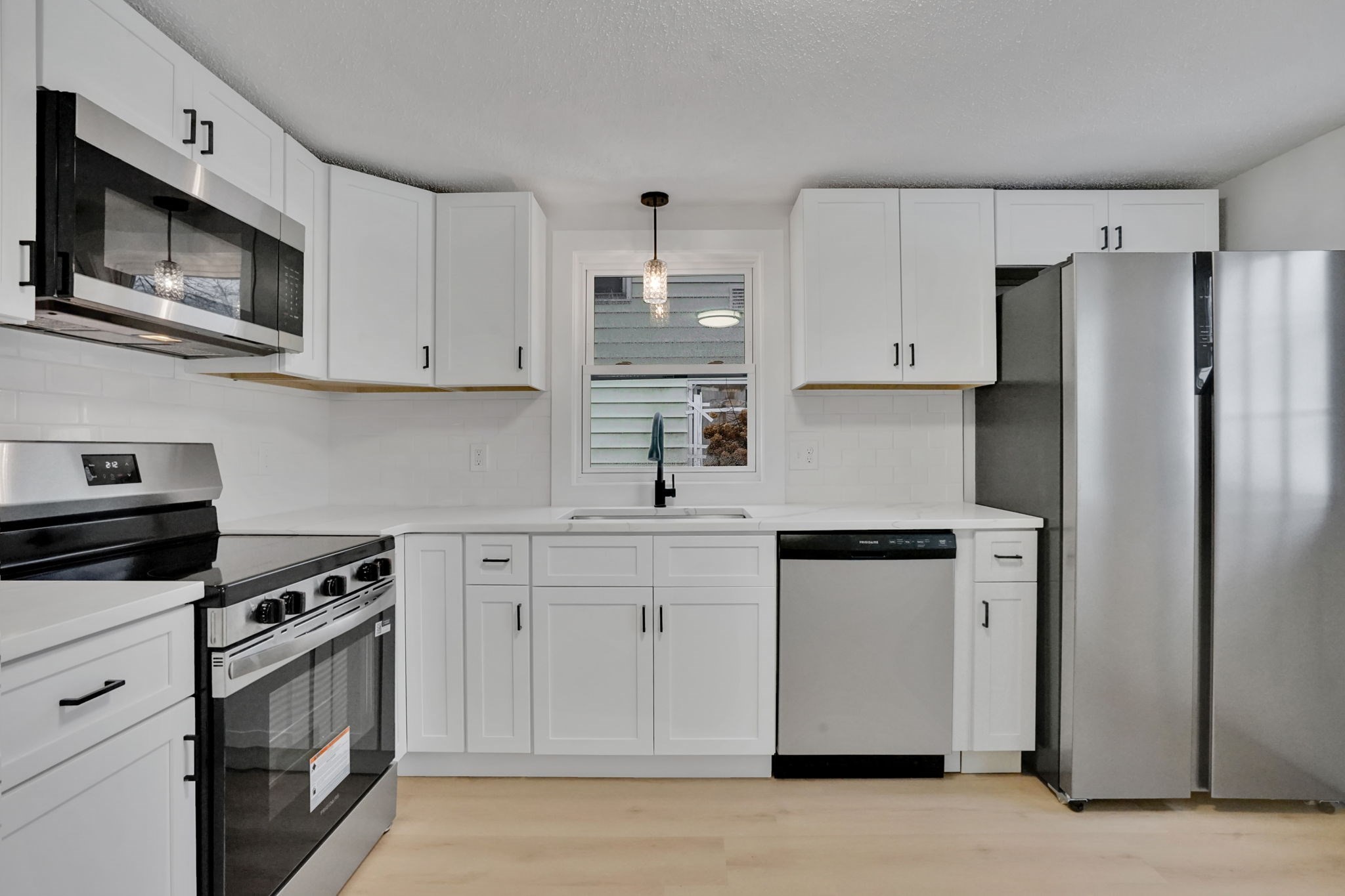 38 Tyrone St, Springfield, MA 01104 - Image 16