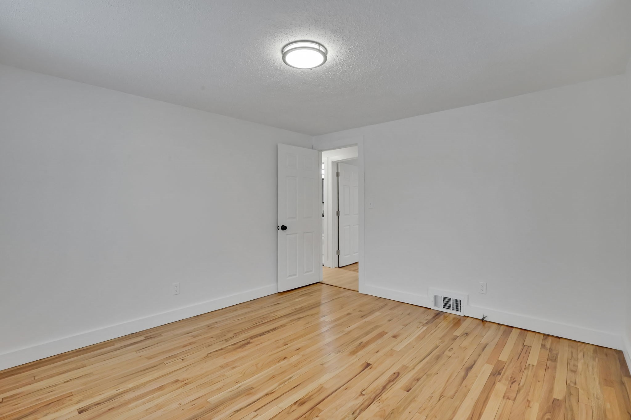 38 Tyrone St, Springfield, MA 01104 - Image 21