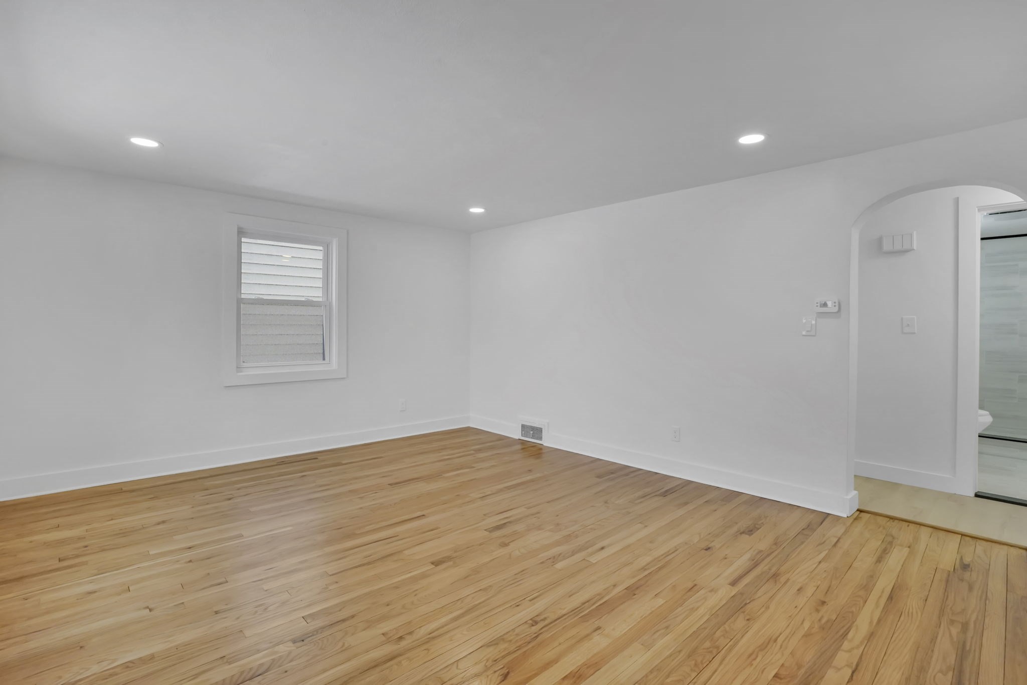 38 Tyrone St, Springfield, MA 01104 - Image 8