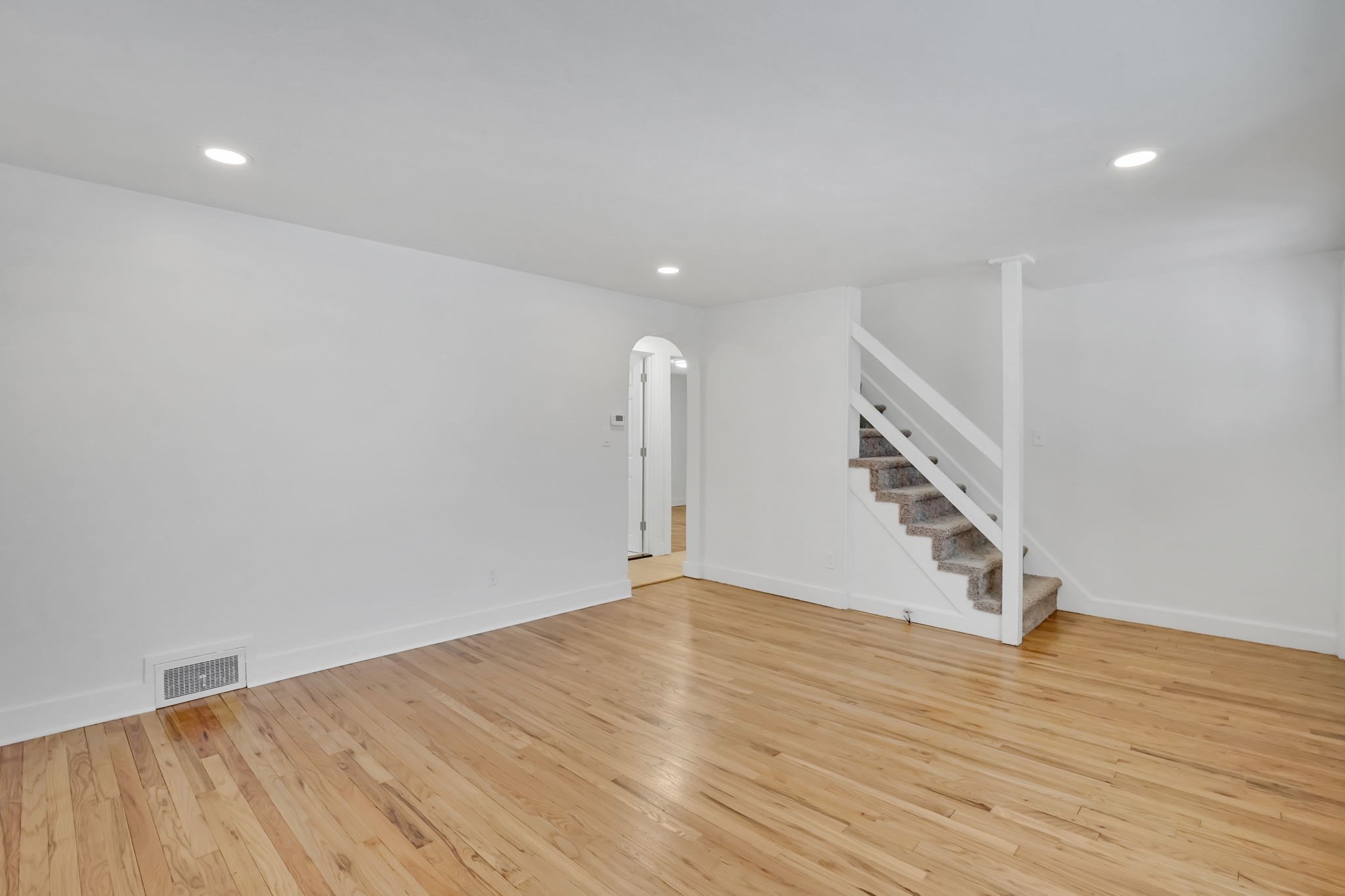 38 Tyrone St, Springfield, MA 01104 - Image 9