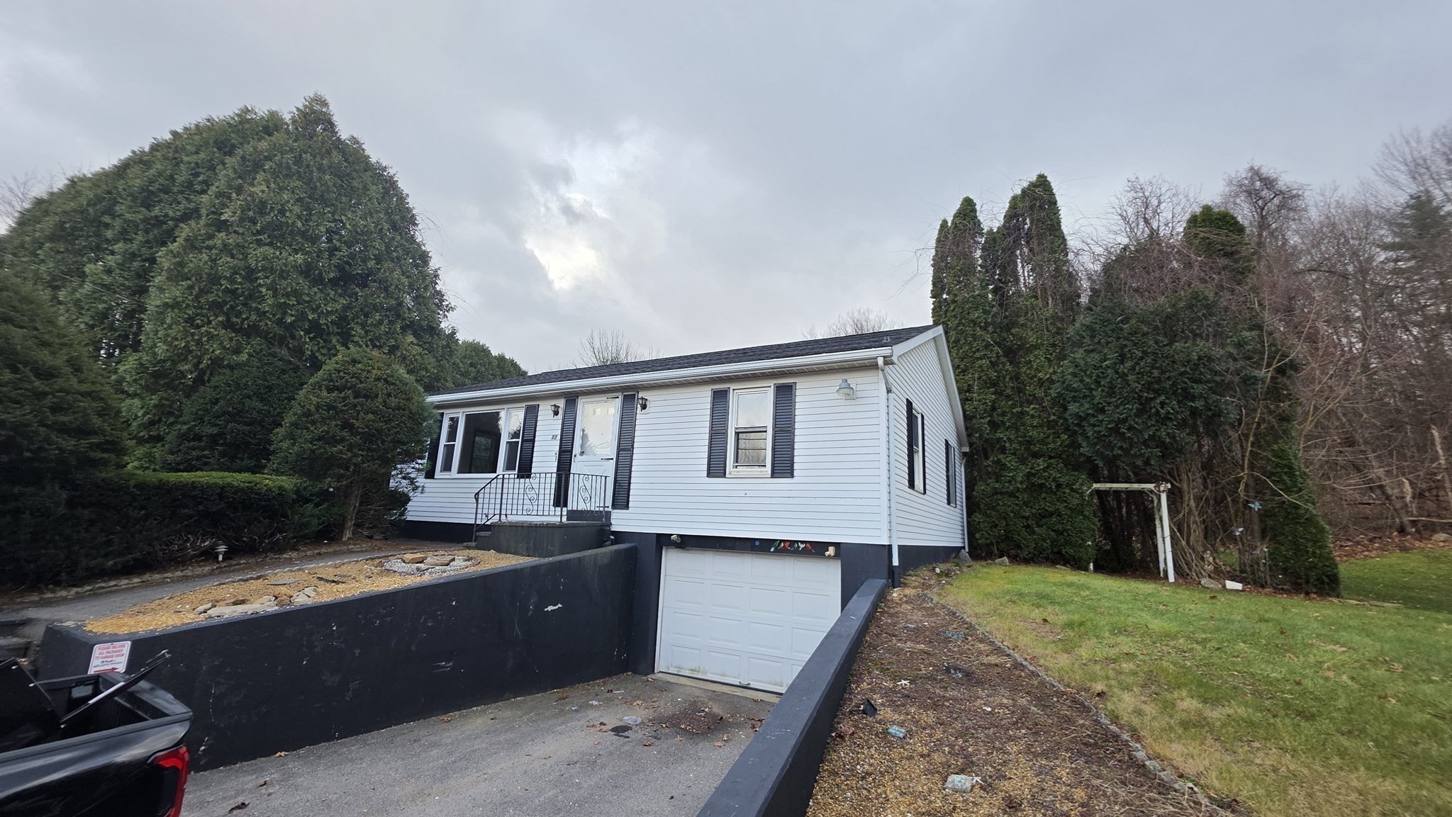 13 E Brookfield Rd, North Brookfield, MA 01535 - Image 1