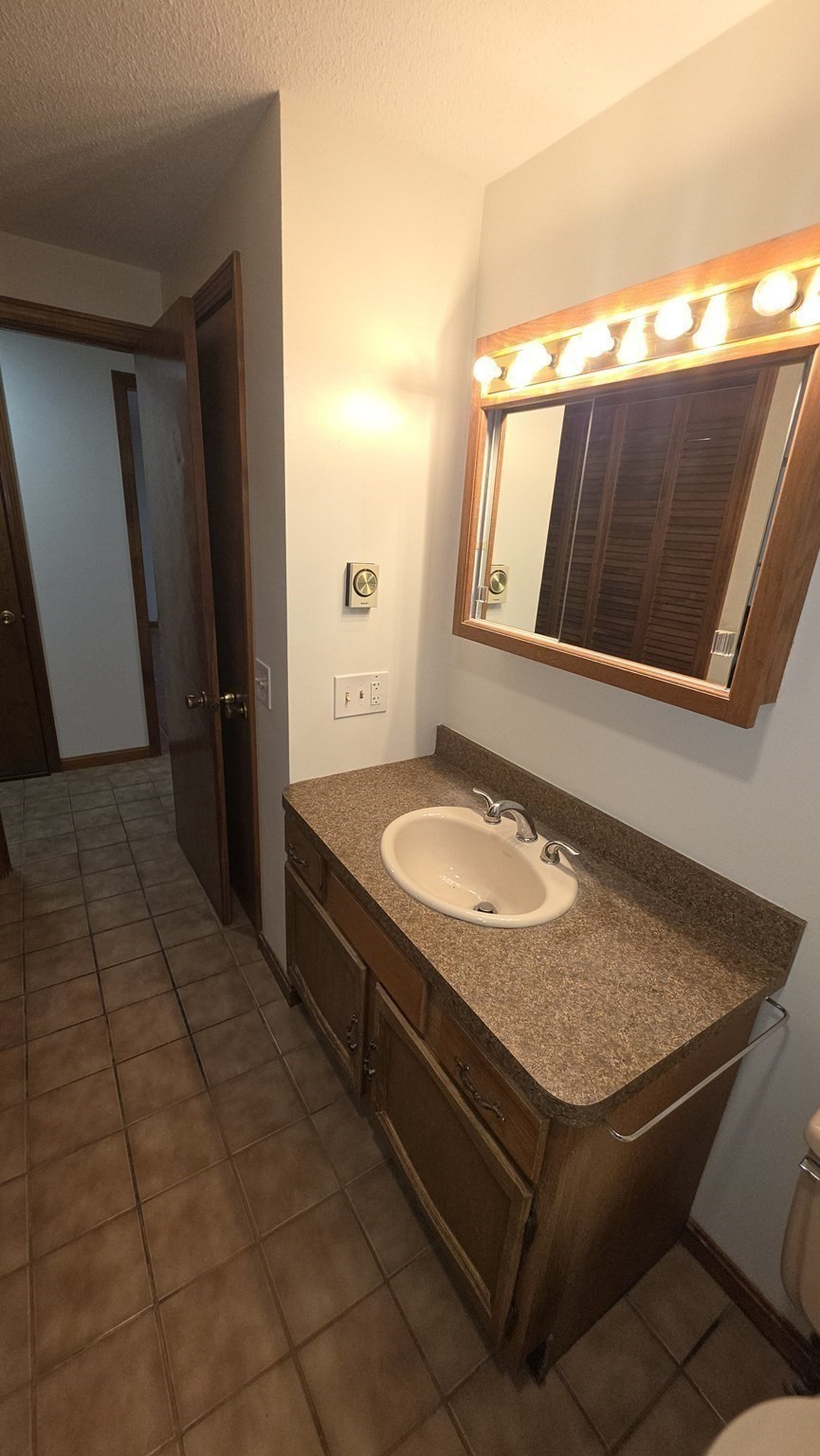 13 E Brookfield Rd, North Brookfield, MA 01535 - Image 15