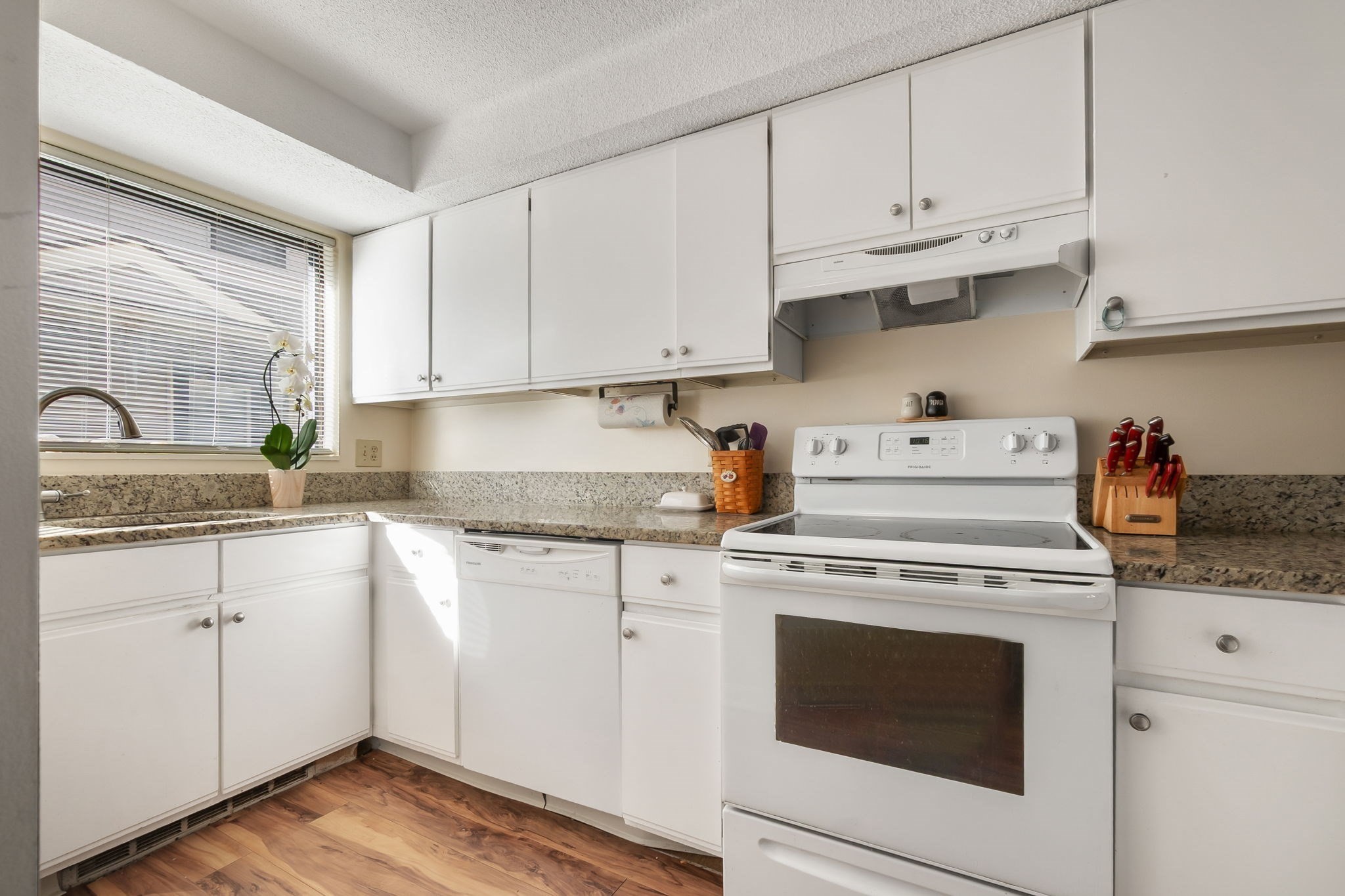 33 Maplewood Avenue Unit 16, Gloucester, MA 01930 - Image 11